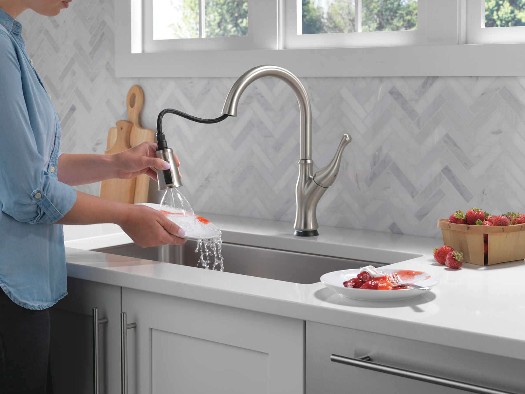 Single-Handle Pull-Down Kitchen Faucet with Touch<sub>2</sub>O&reg; Technology Technology