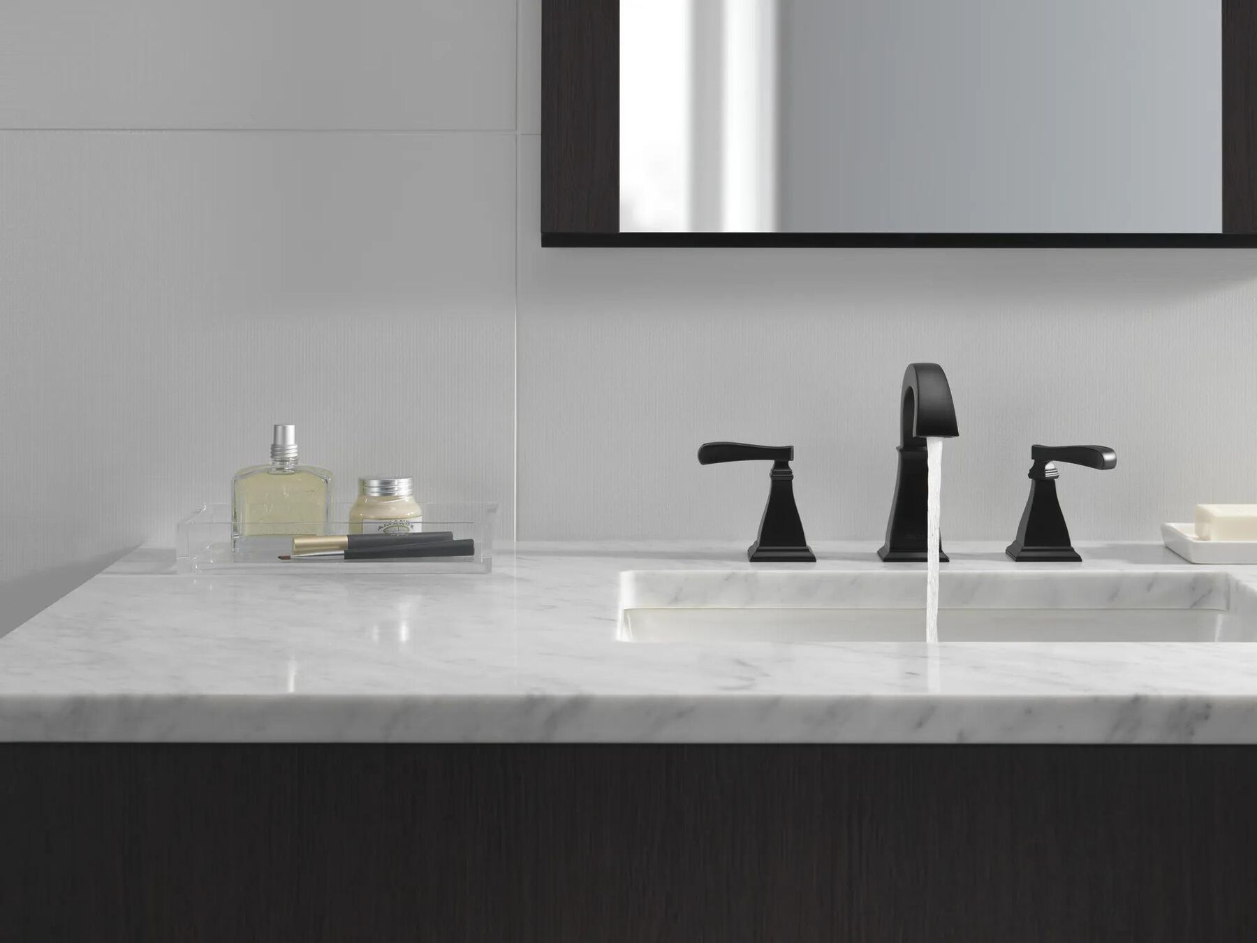 Two Handle Widespread Bathroom Faucet