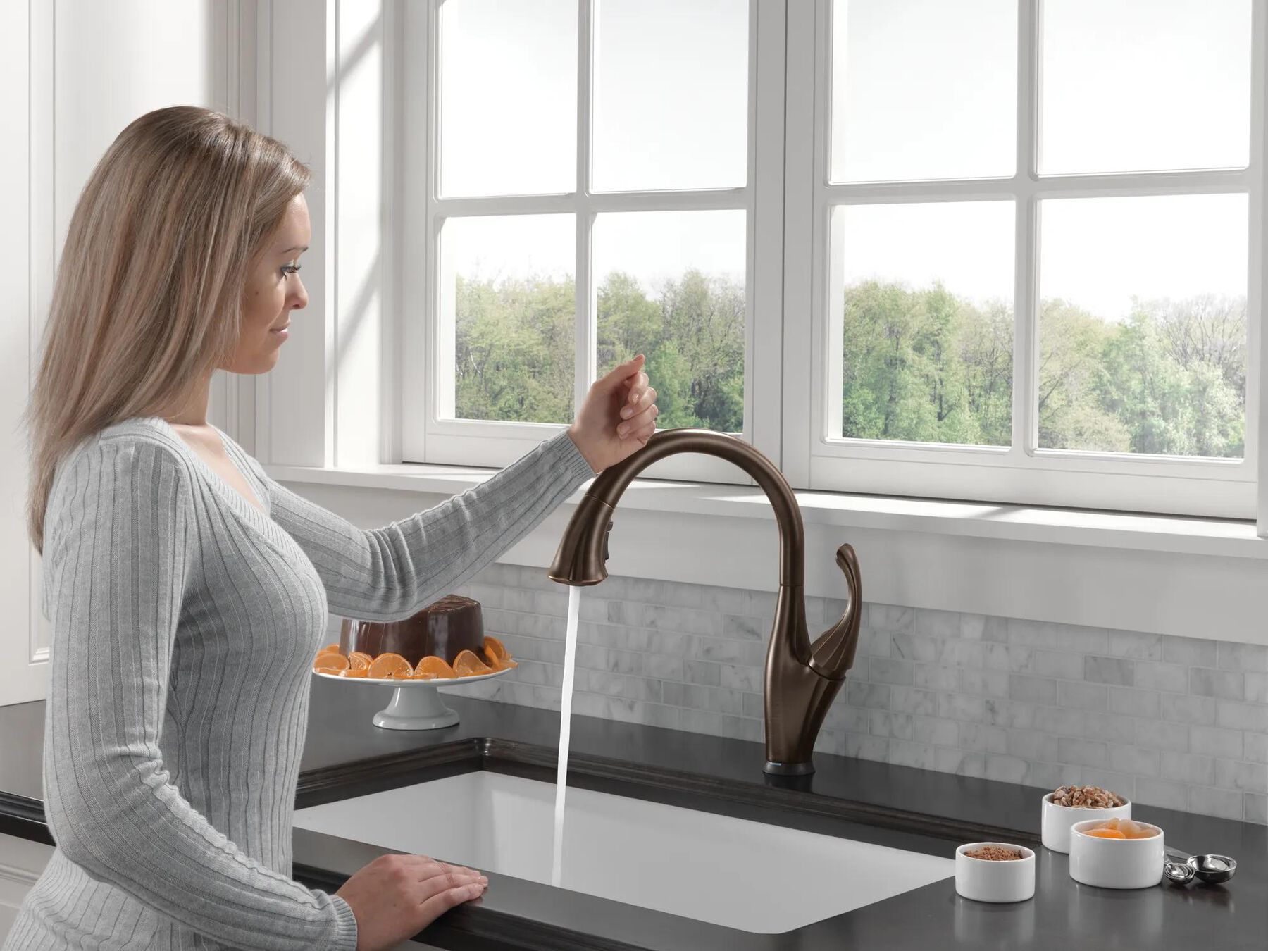 Single Handle Pull-Down Kitchen Faucet with Touch<sub>2</sub>O&reg; and ShieldSpray&reg; Technologies