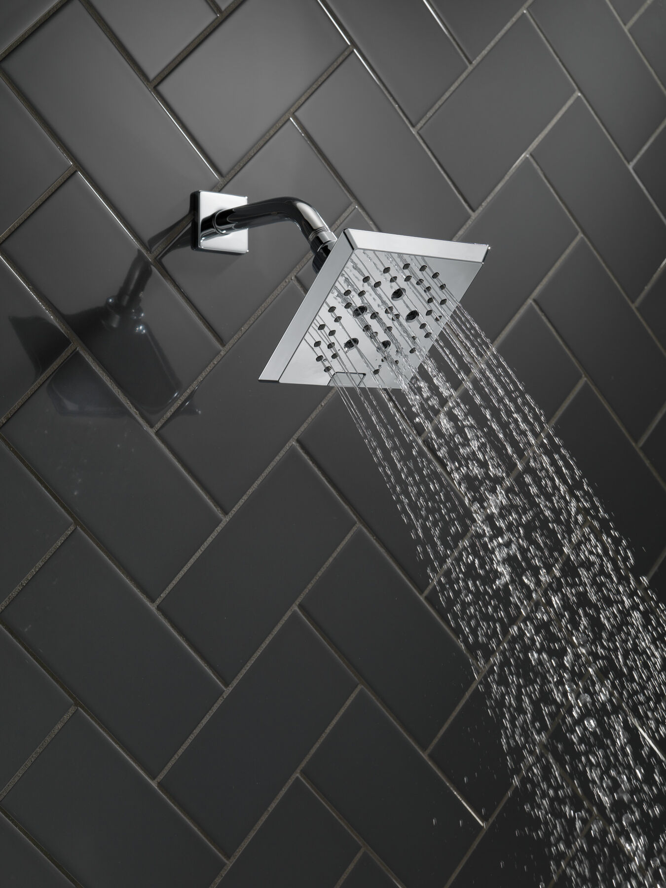 H<sub>2</sub>Okinetic&reg; 5-Setting Angular Modern Raincan Shower Head