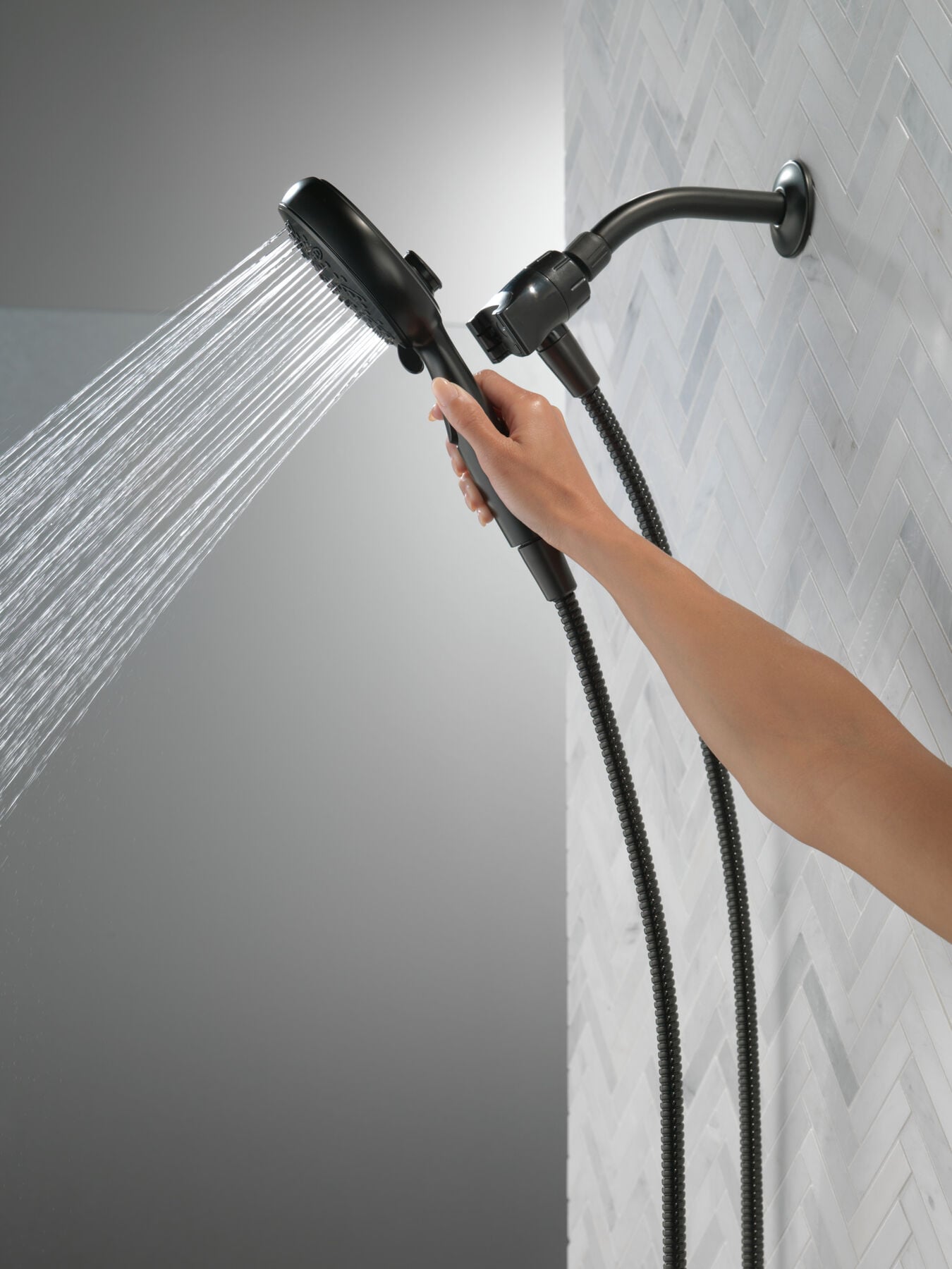 6-Setting SureDock&reg; Magnetic Hand Shower