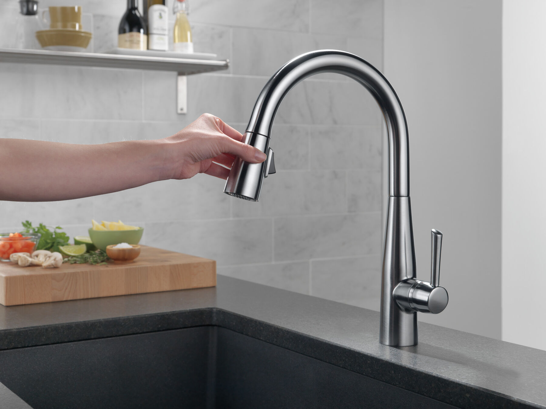 Single Handle Pull-Down Kitchen Faucet