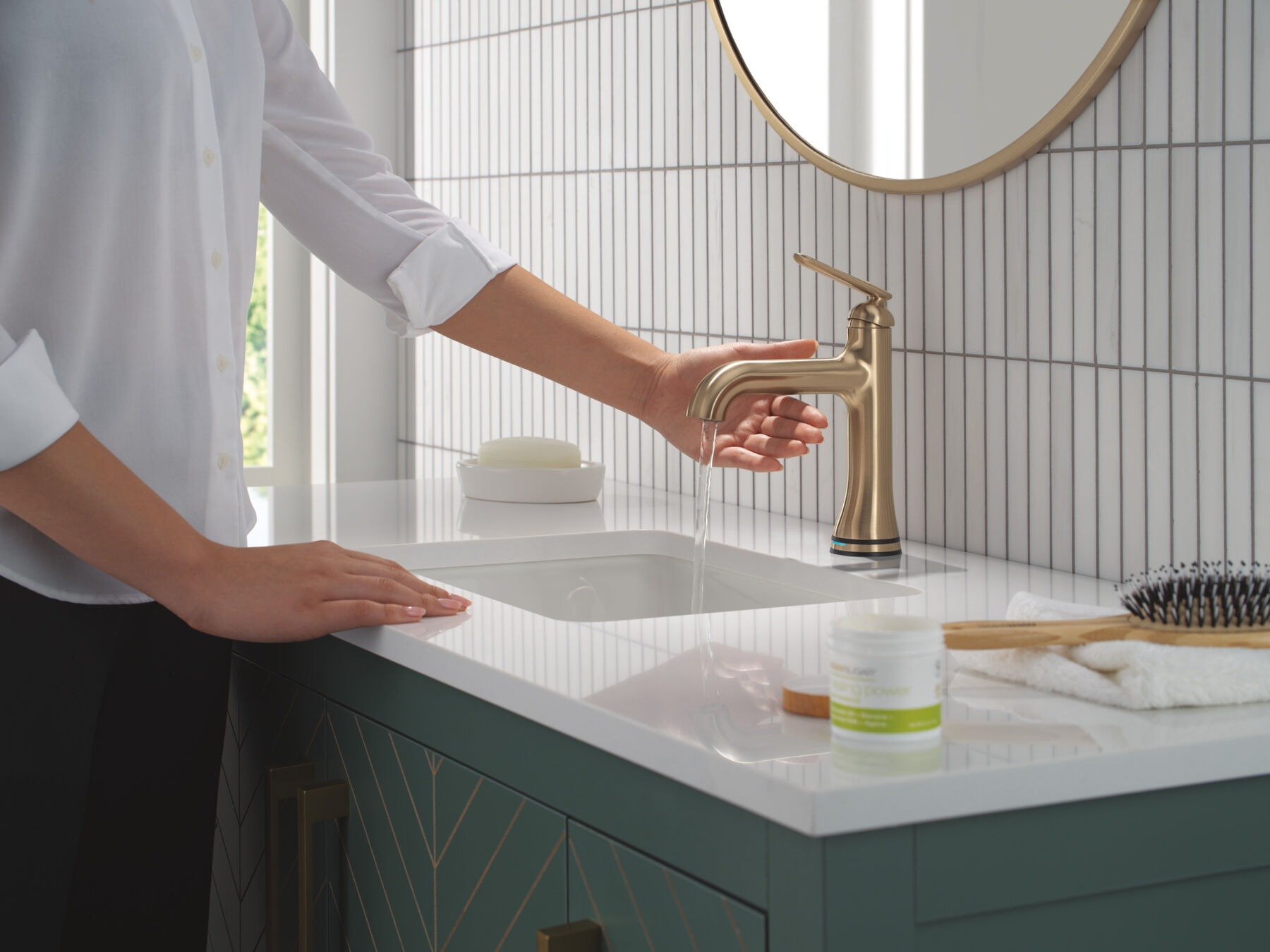 Single Handle Bathroom Faucet with Touch20 with Touchless Technology