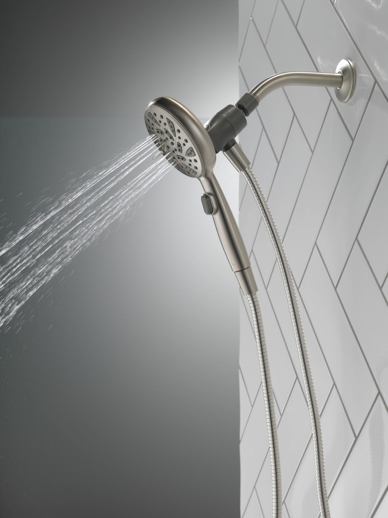 6-Setting SureDock&reg; Magnetic Hand Shower