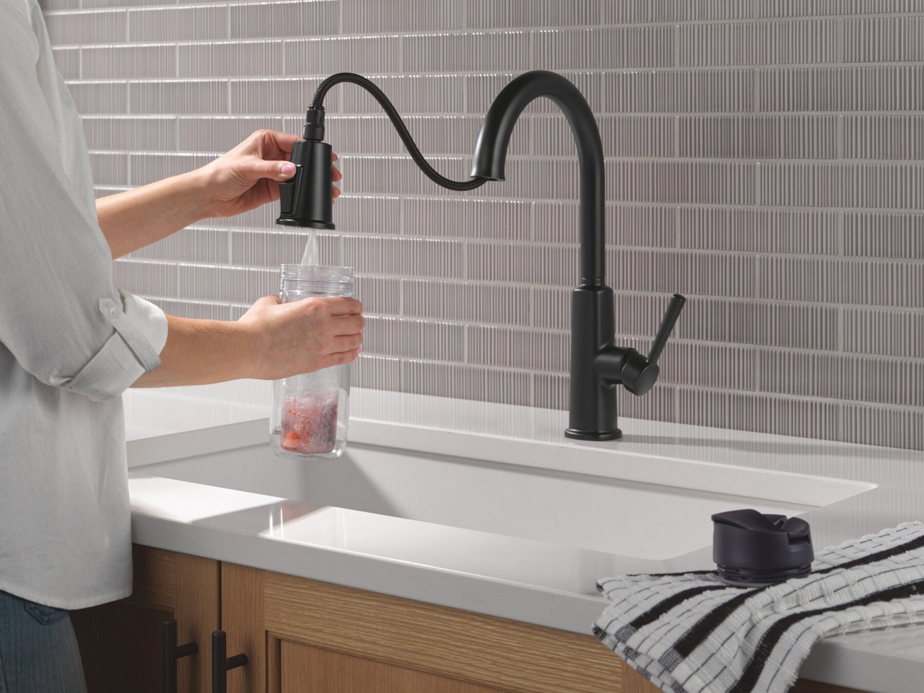 Single Handle Pull-Down Kitchen Faucet