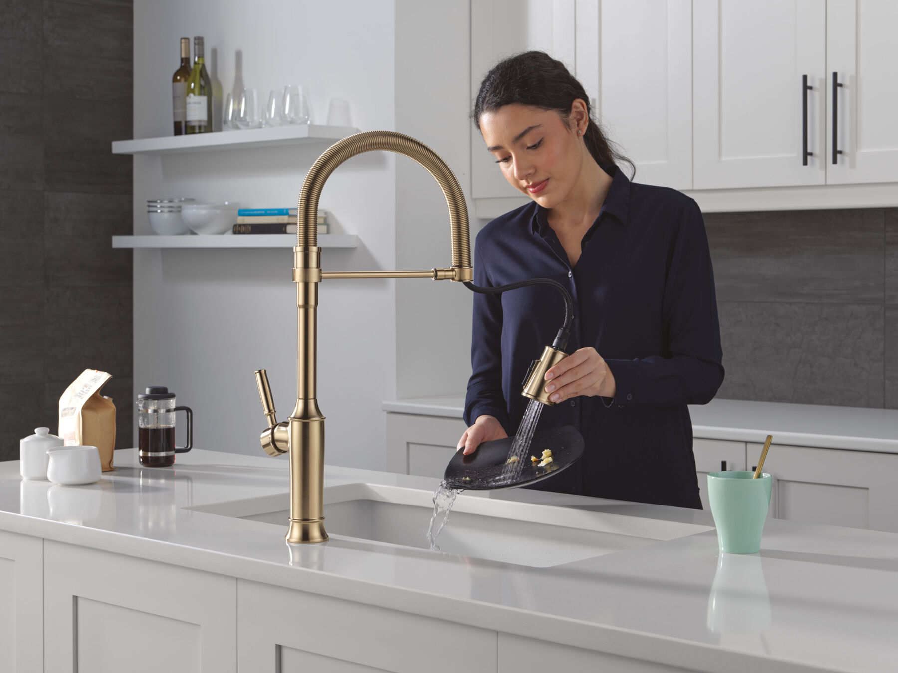 Single-Handle Pull-Down Spring Kitchen Faucet