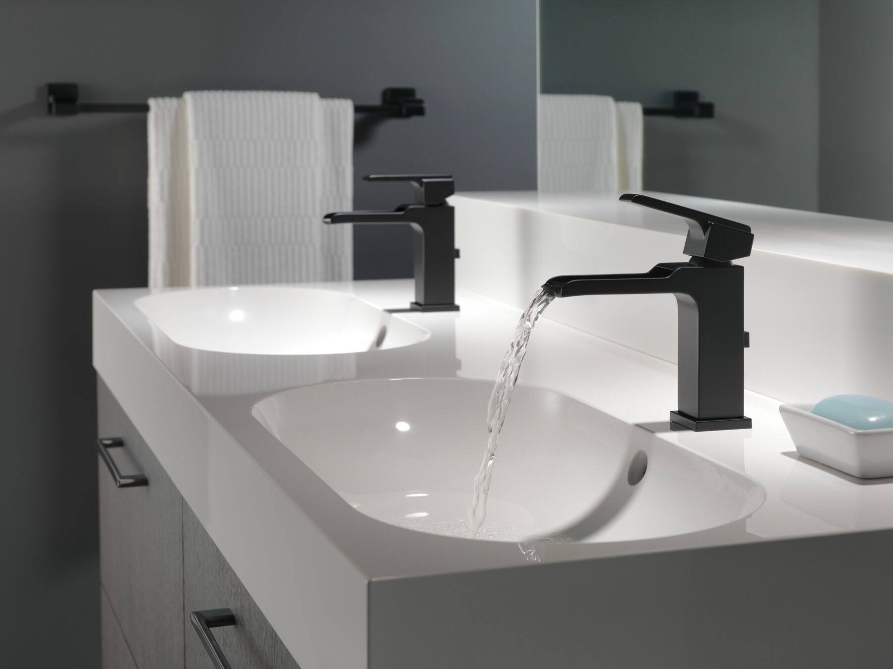 Single Handle Channel Bathroom Faucet (Recertified)