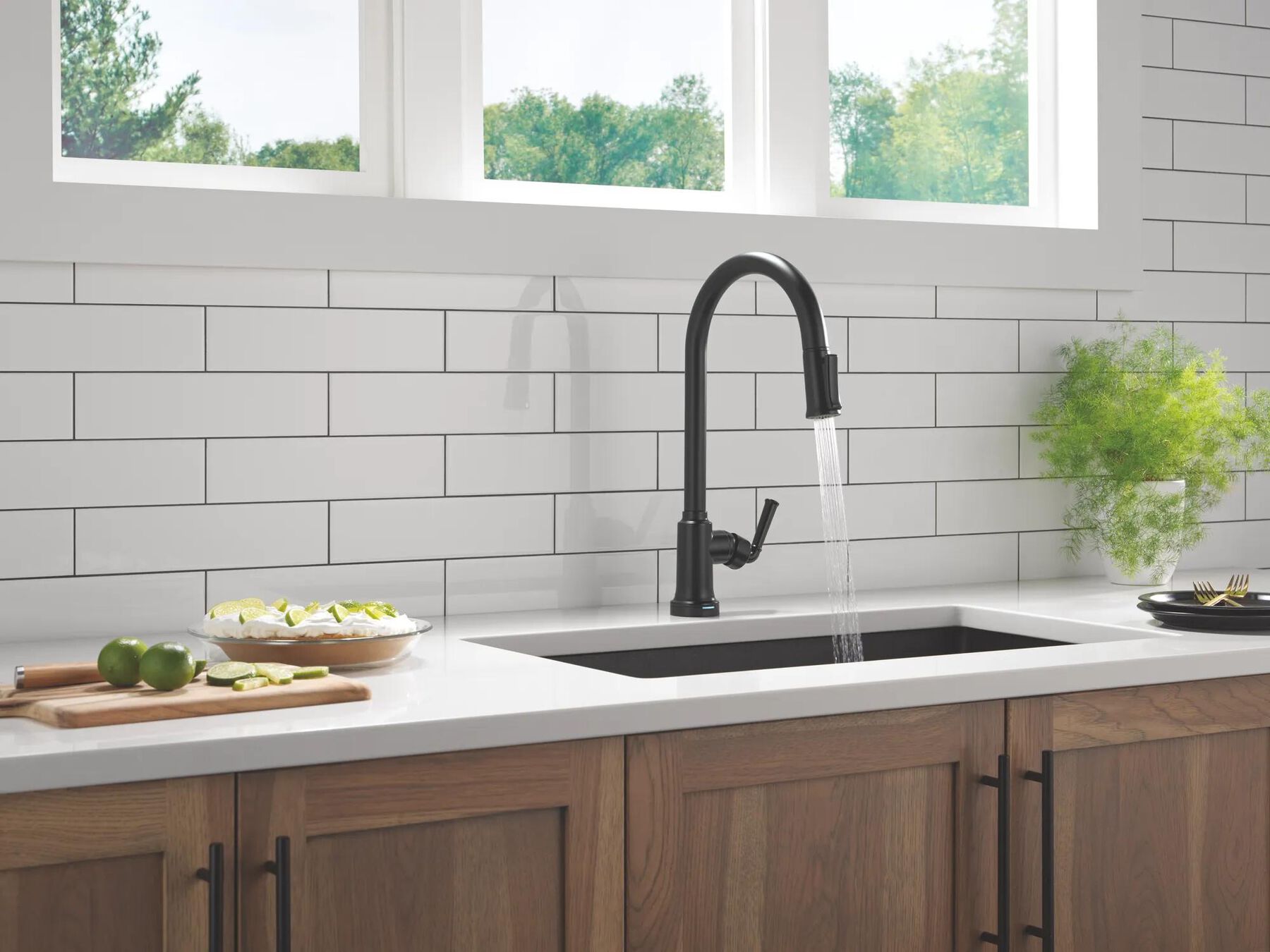Single Handle Kitchen Pull-Down Faucet With Touchless Technology
