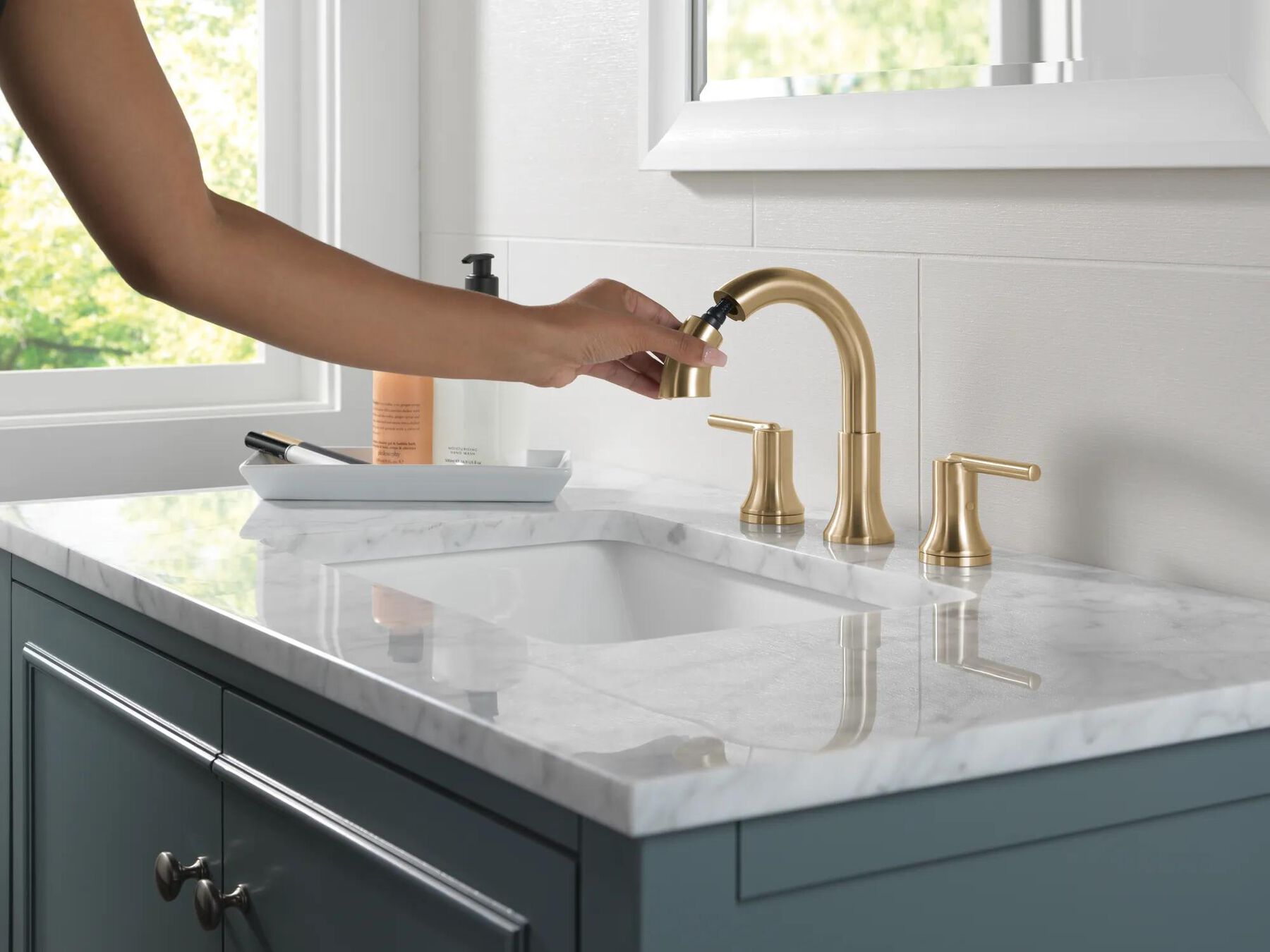Two Handle Widespread Pull Down Bathroom Faucet