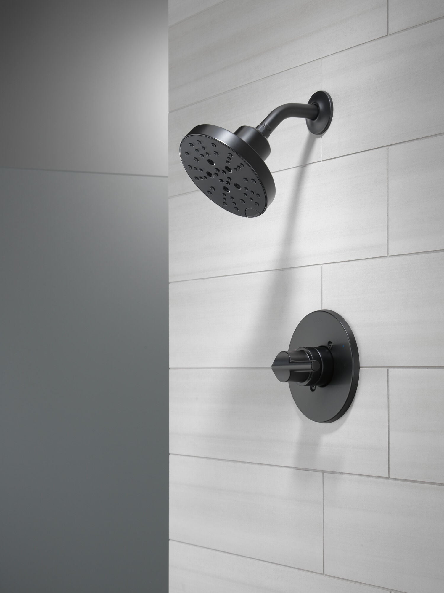 Monitor® 14 Series H2Okinetic® Shower in Matte Black 142749-BL