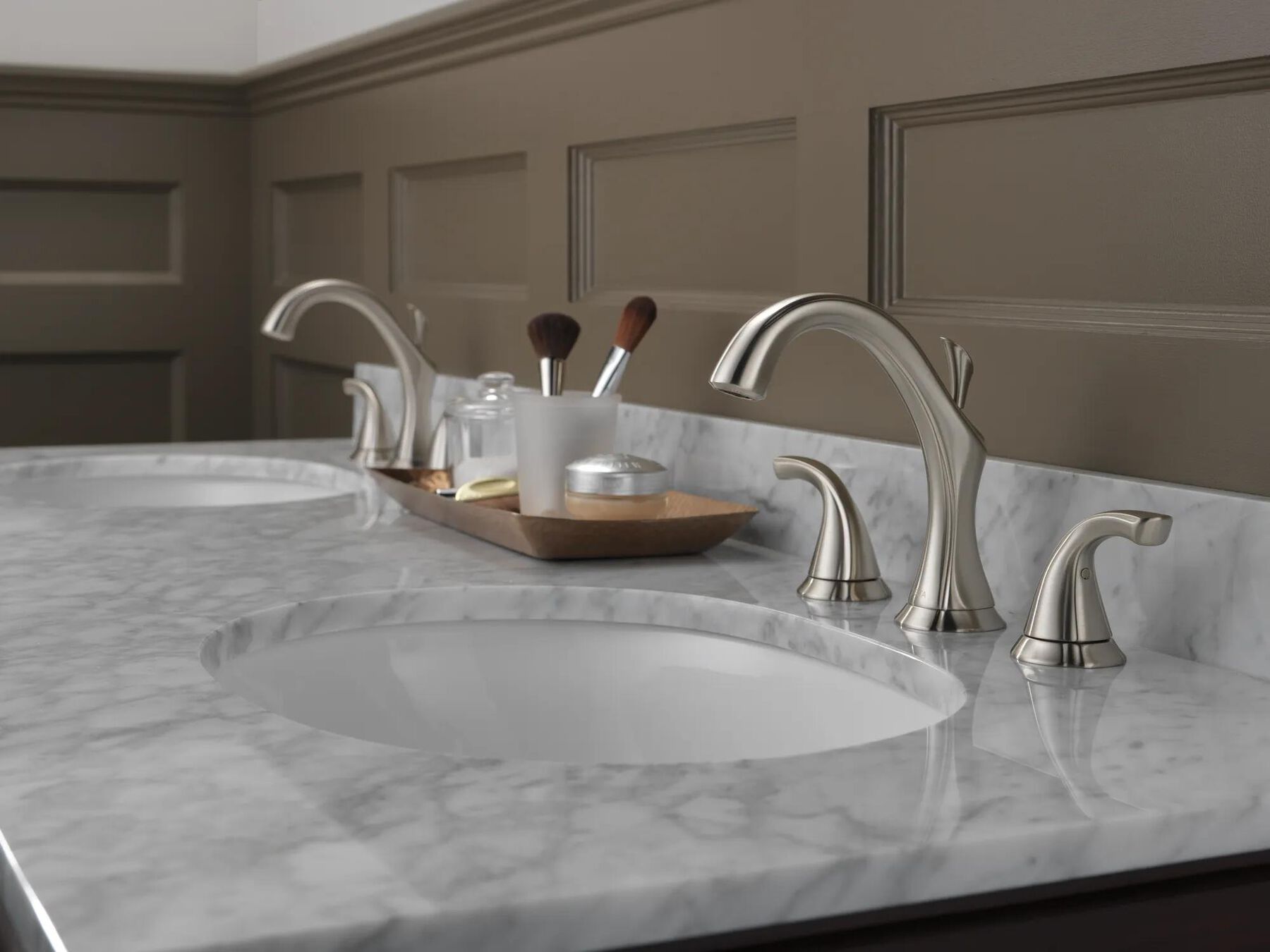 Two Handle Widespread Bathroom Faucet