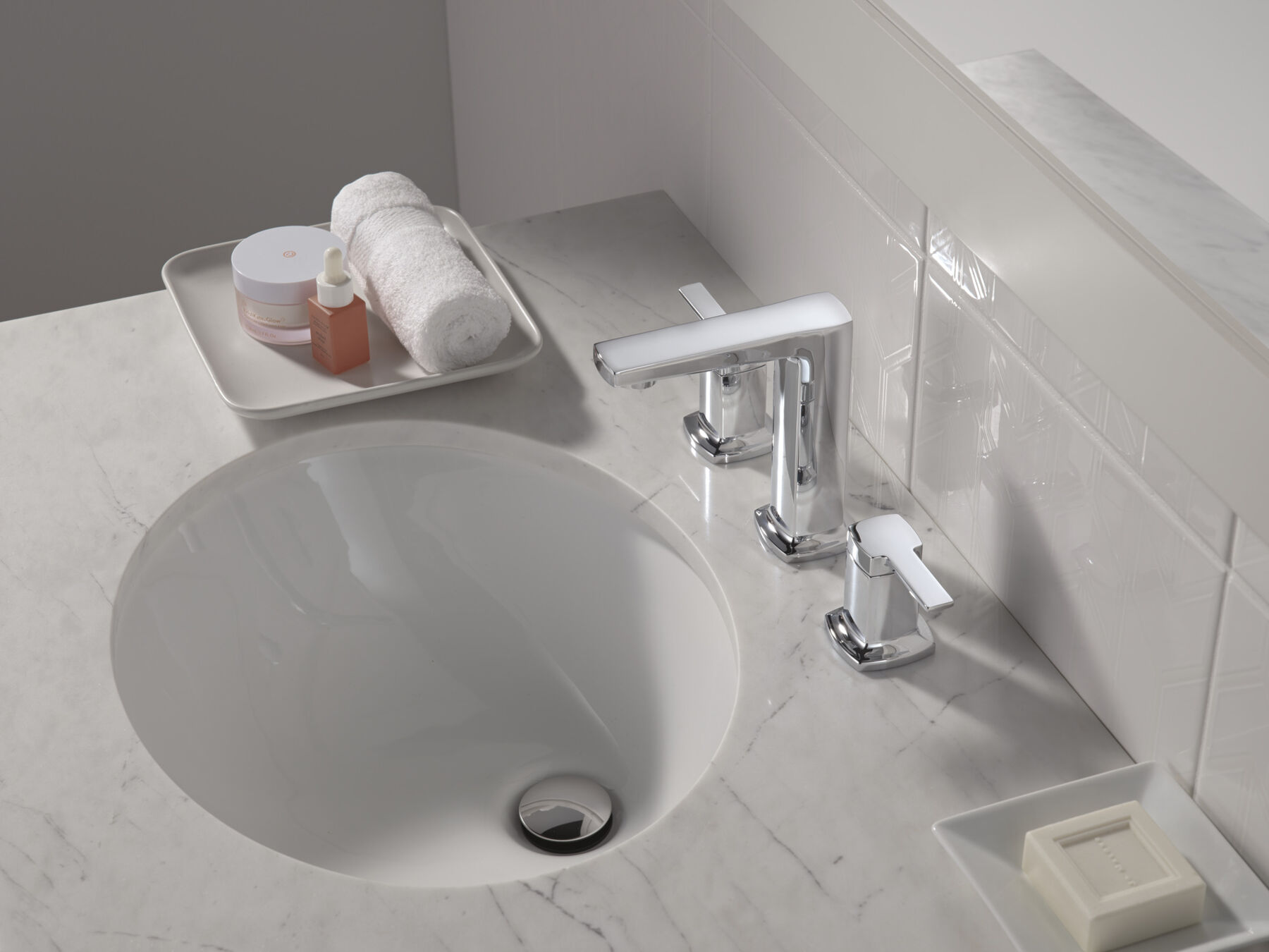 Two Handle Widespread Bathroom Faucet