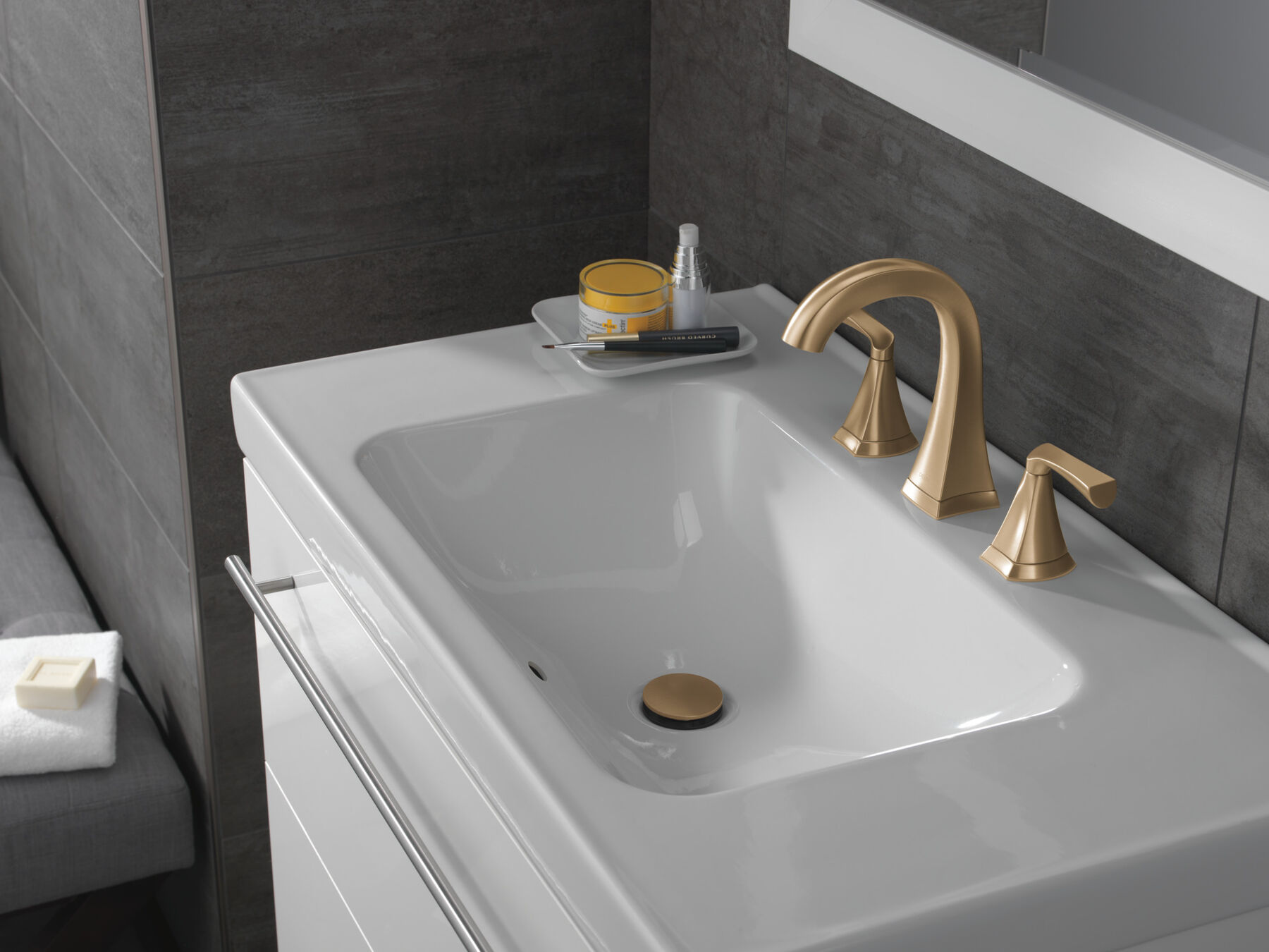Two Handle Widespread Bathroom Faucet