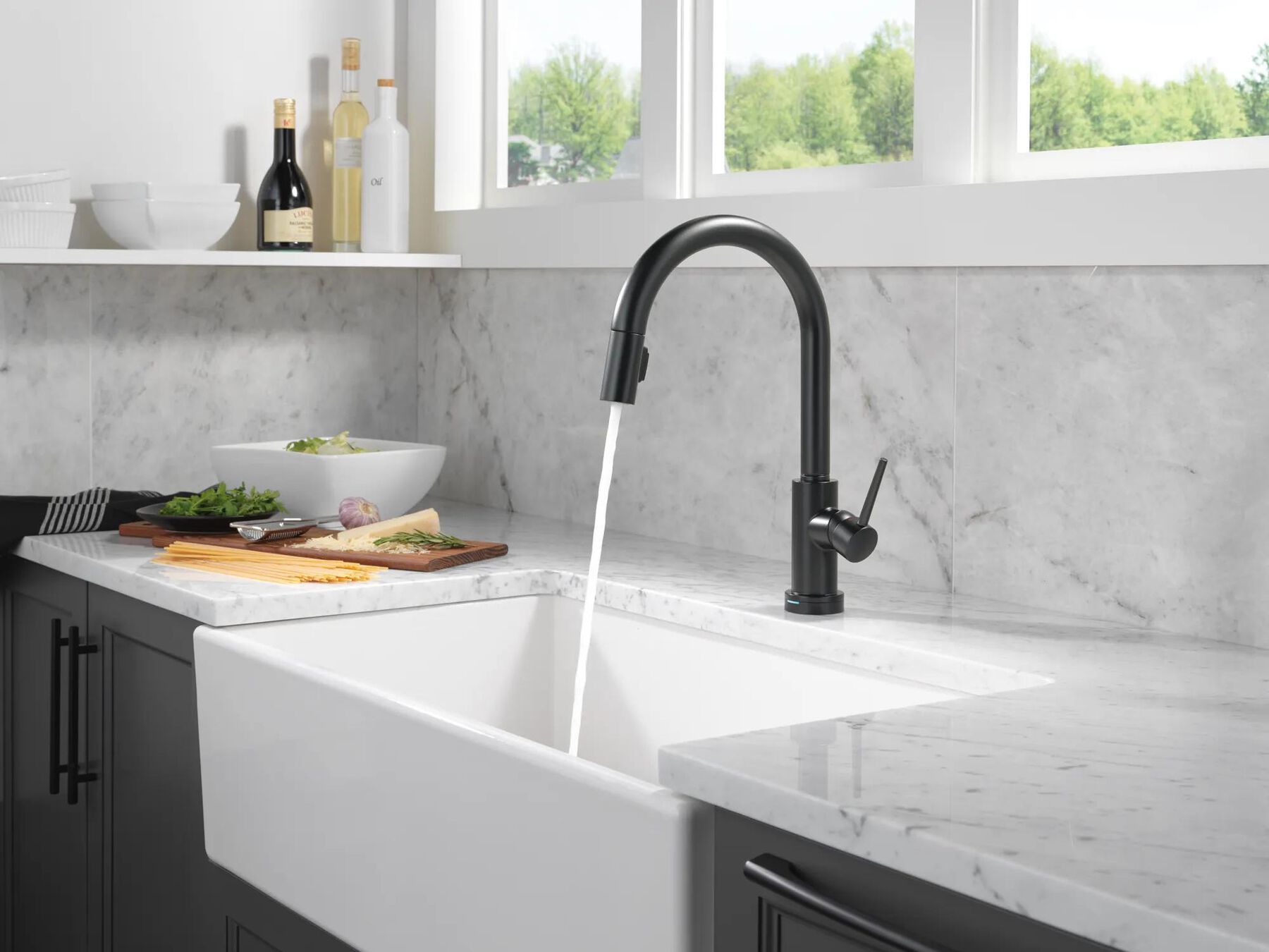 VoiceIQ&reg; Kitchen Faucet with Touch<sub>2</sub>O&reg; Technology with Touchless Technology