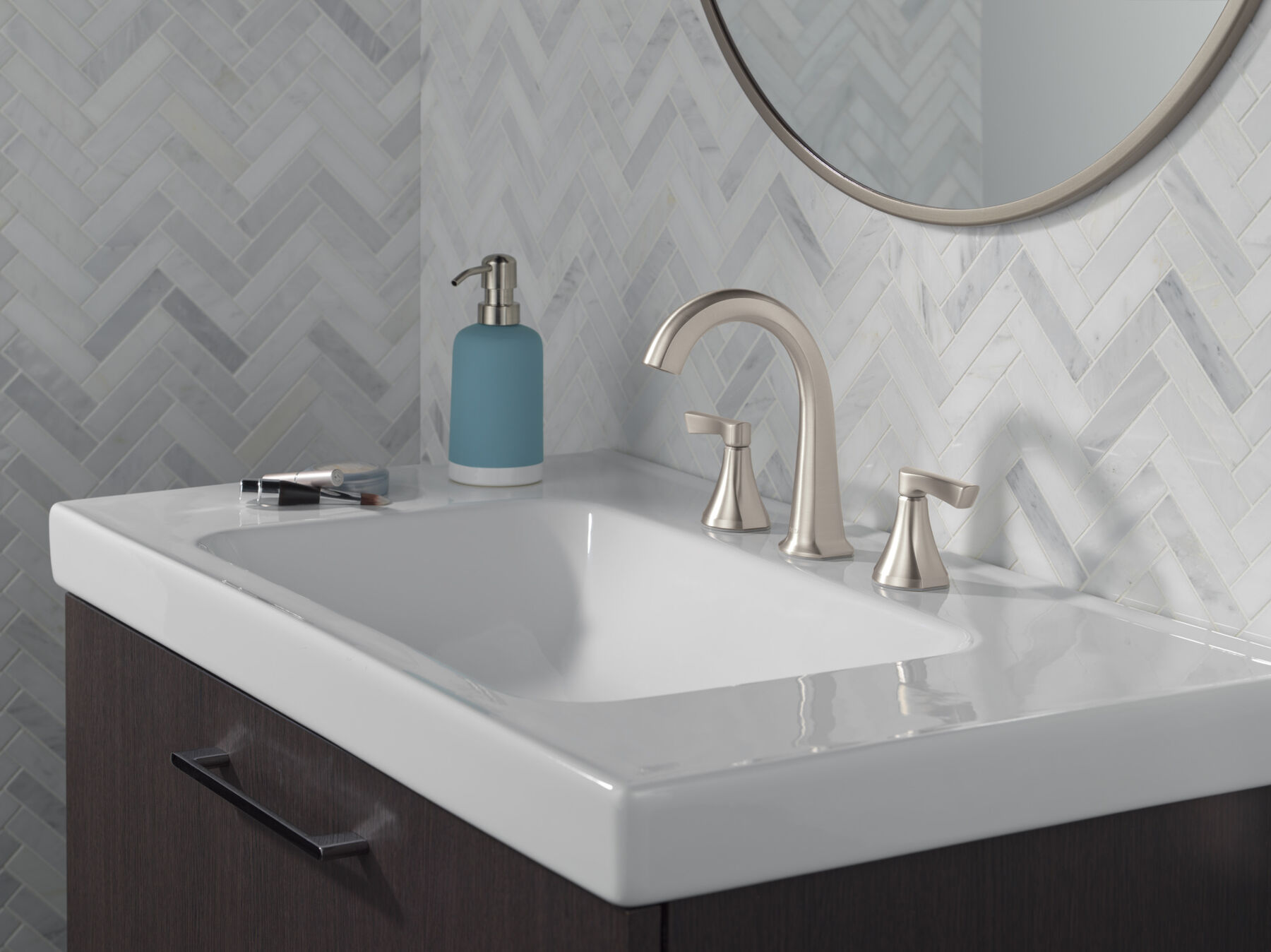 Two Handle Widespread Bathroom Faucet