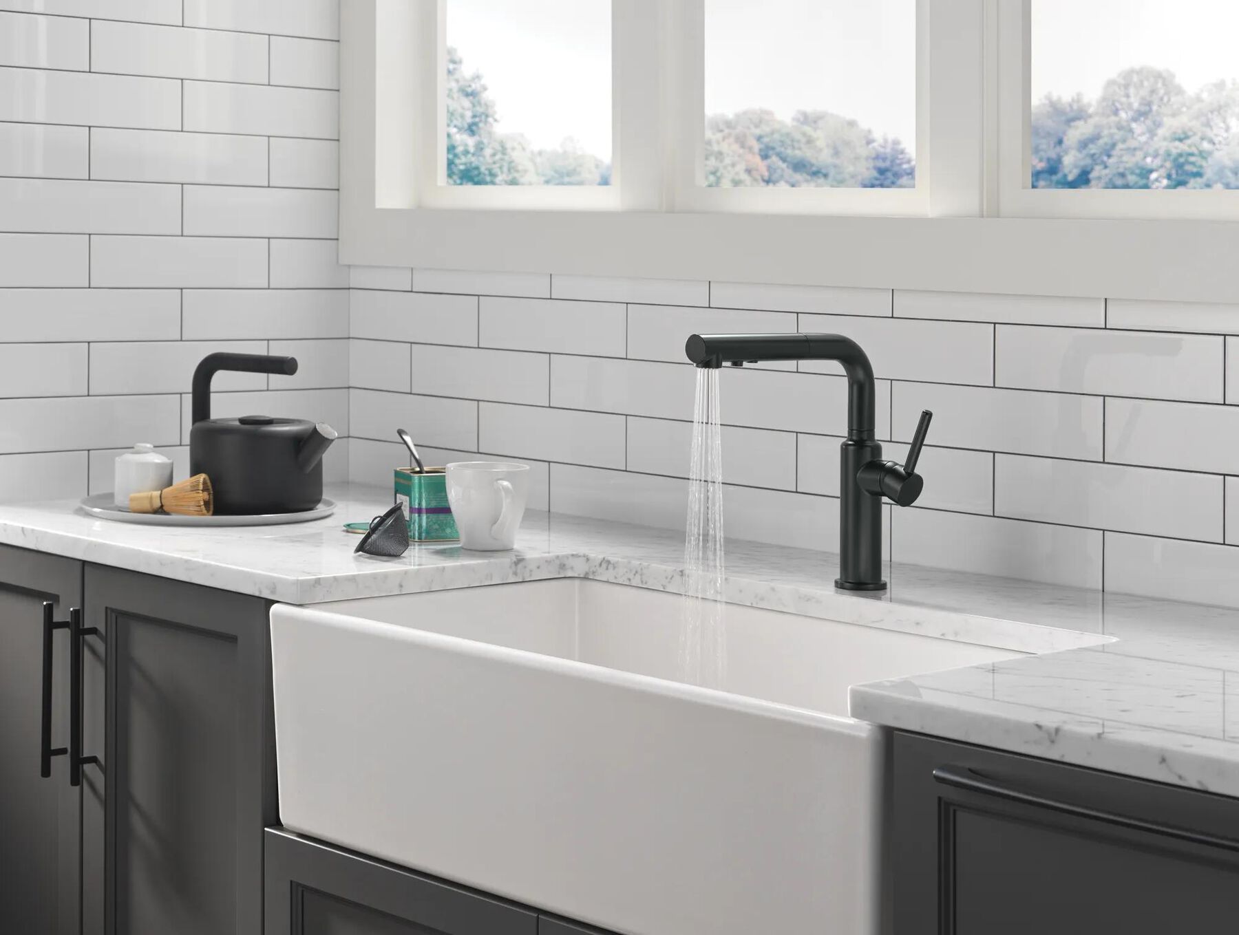 Single Handle Pull-Out Kitchen Faucet