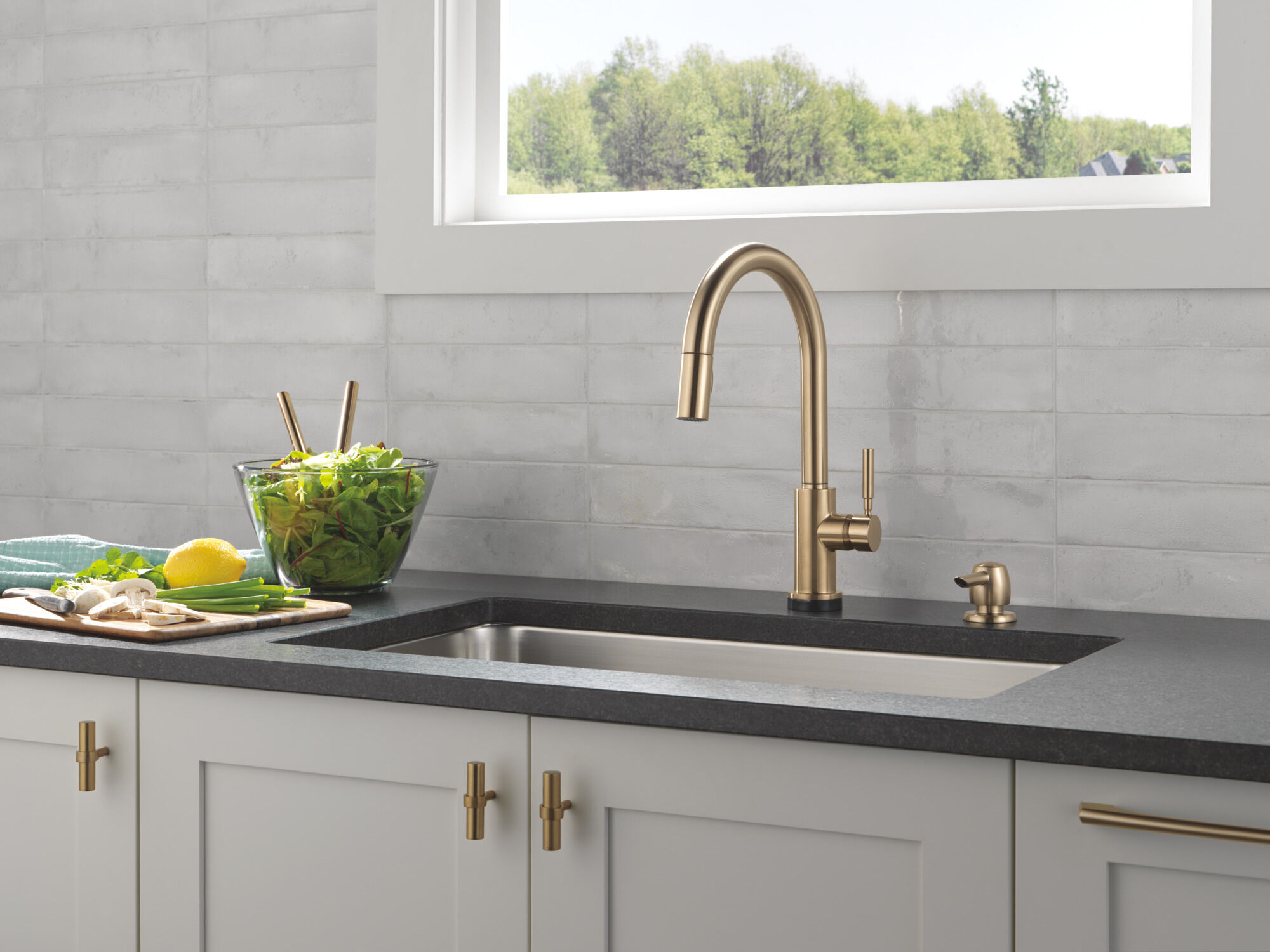 チックスマート D1 メタリックゴールド Delta Cassidy Gold Single-Handle Single-Hole Bathroom Faucet with