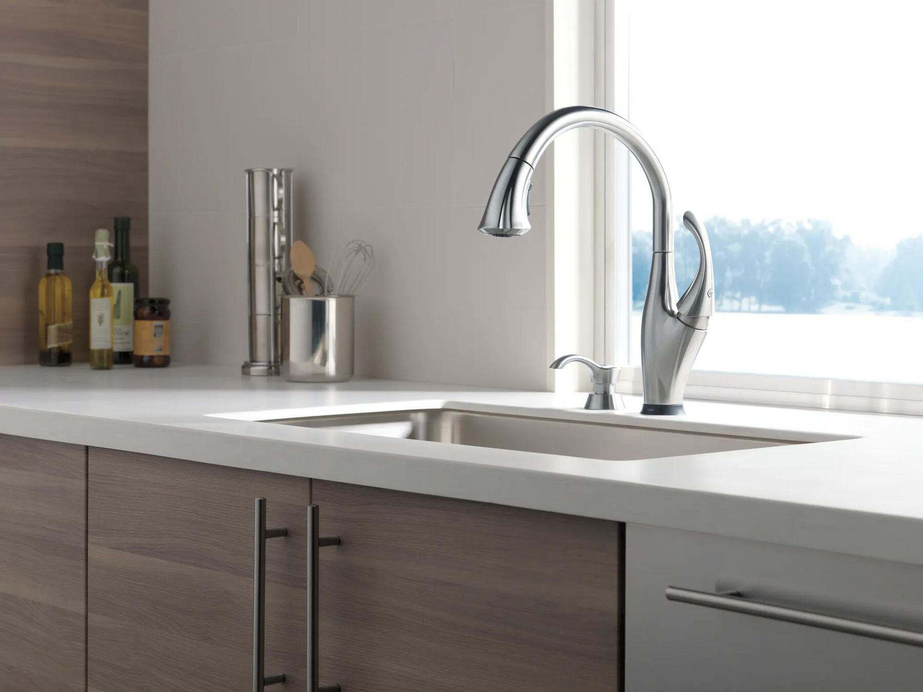 Single Handle Pull-Down Kitchen Faucet with Touch<sub>2</sub>O&reg; Technology and Soap Dispenser