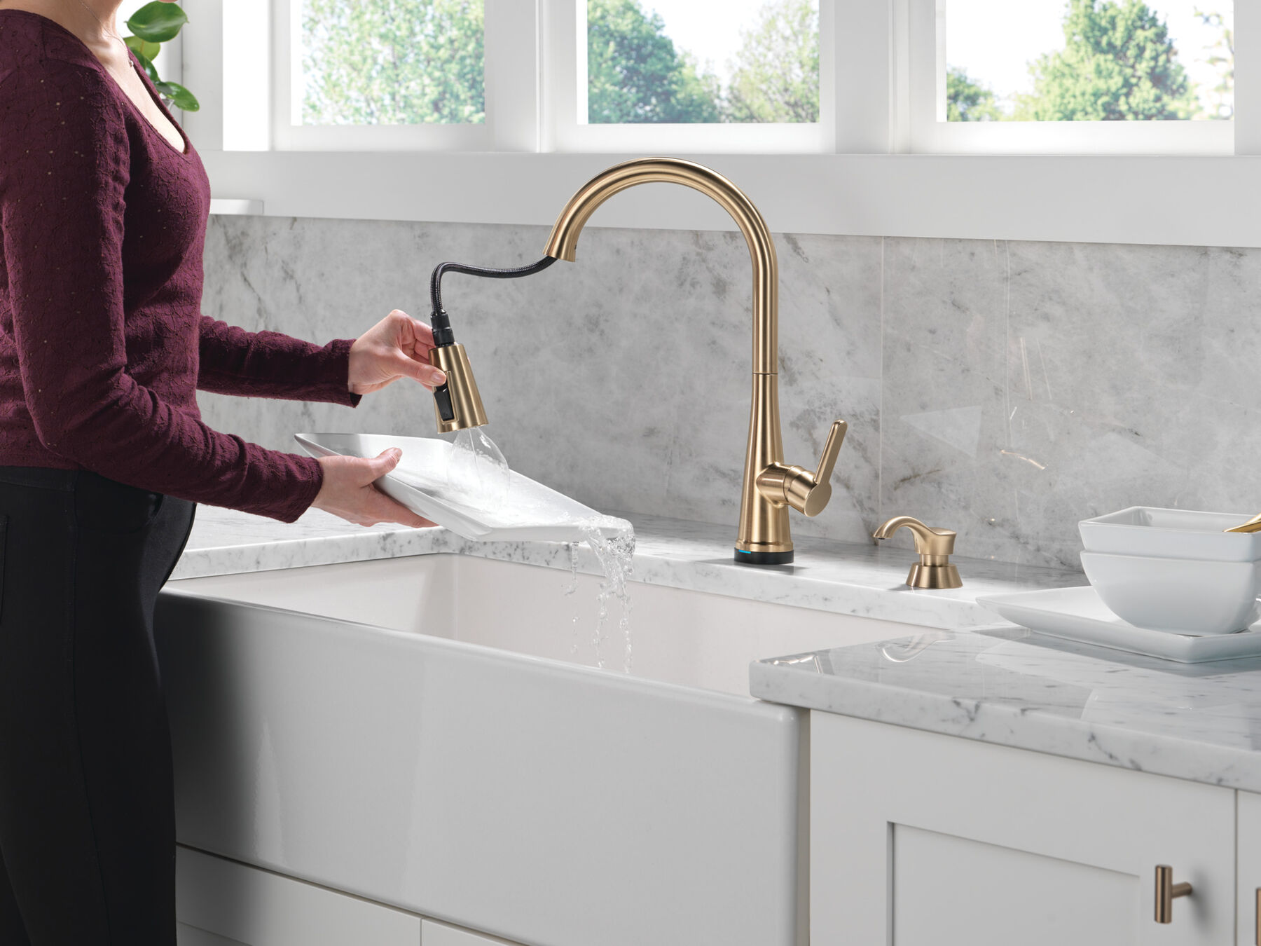 Single Handle Pull-Down Touch<sub>2</sub>O&reg; Technology Kitchen Faucet with Touchless Technology and Soap Dispenser