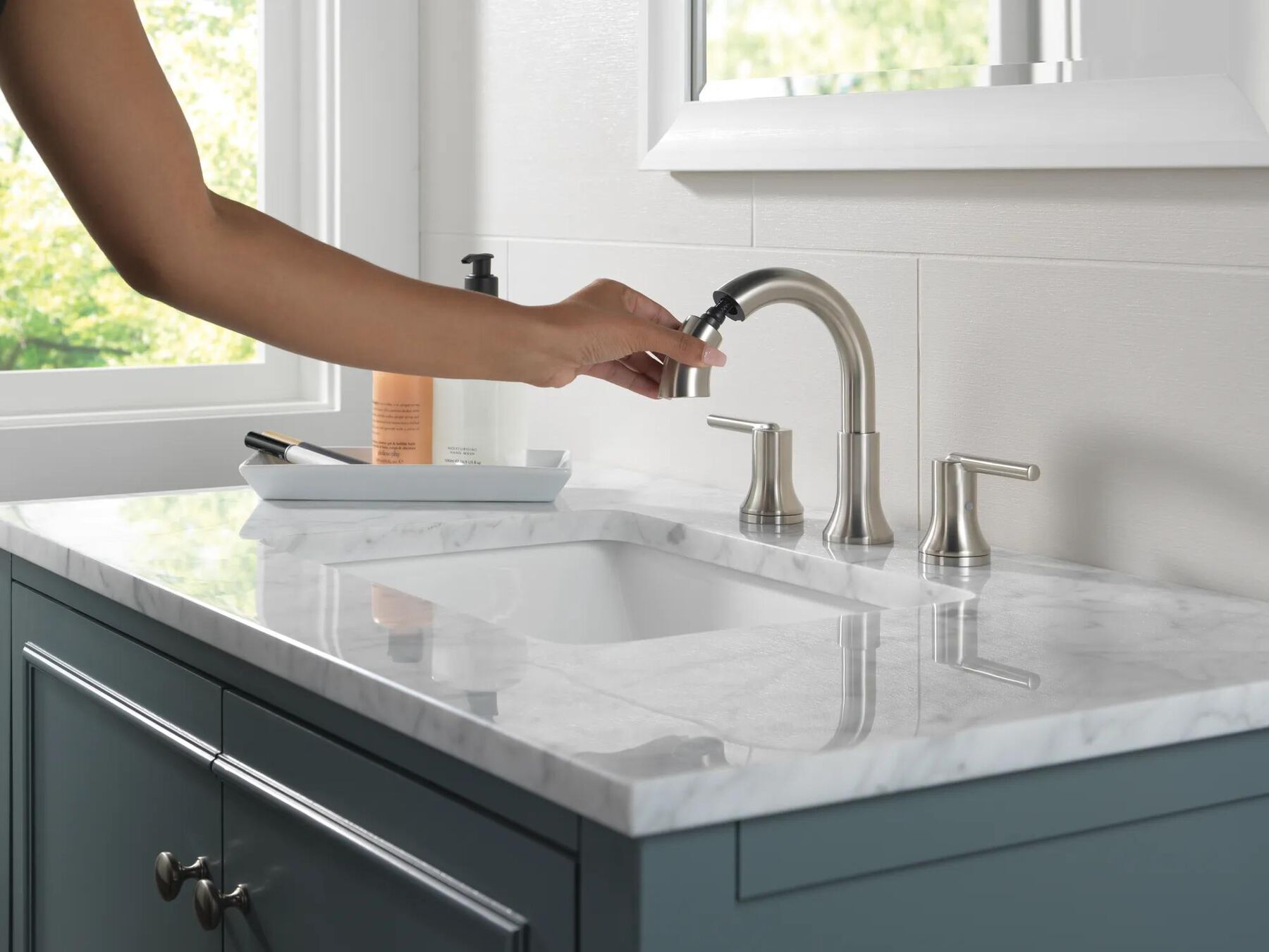 Two Handle Widespread Pull Down Bathroom Faucet