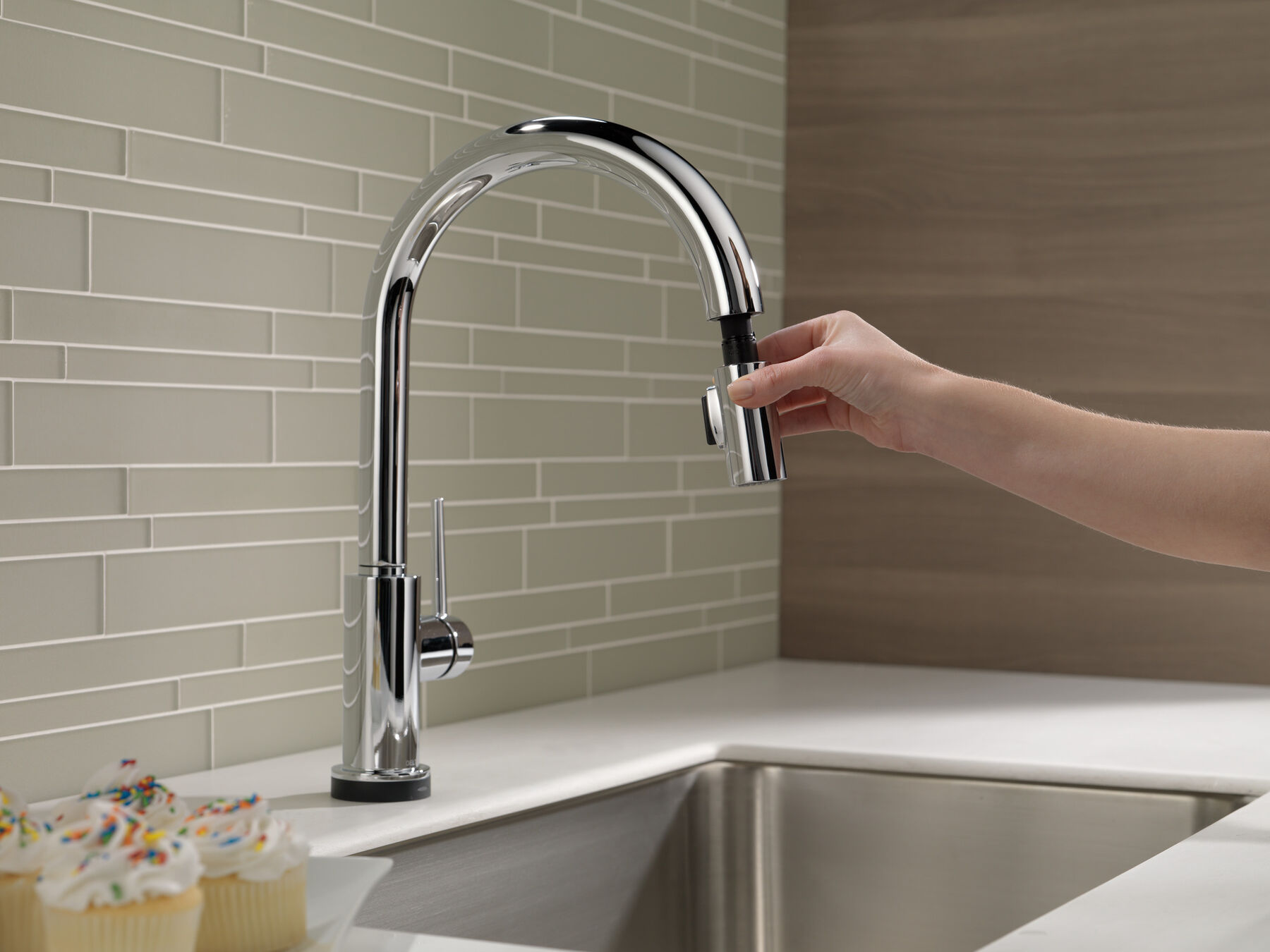 VoiceIQ&reg; Single-Handle Pull-Down Kitchen Faucet with Touch<sub>2</sub>O&reg; Technology
