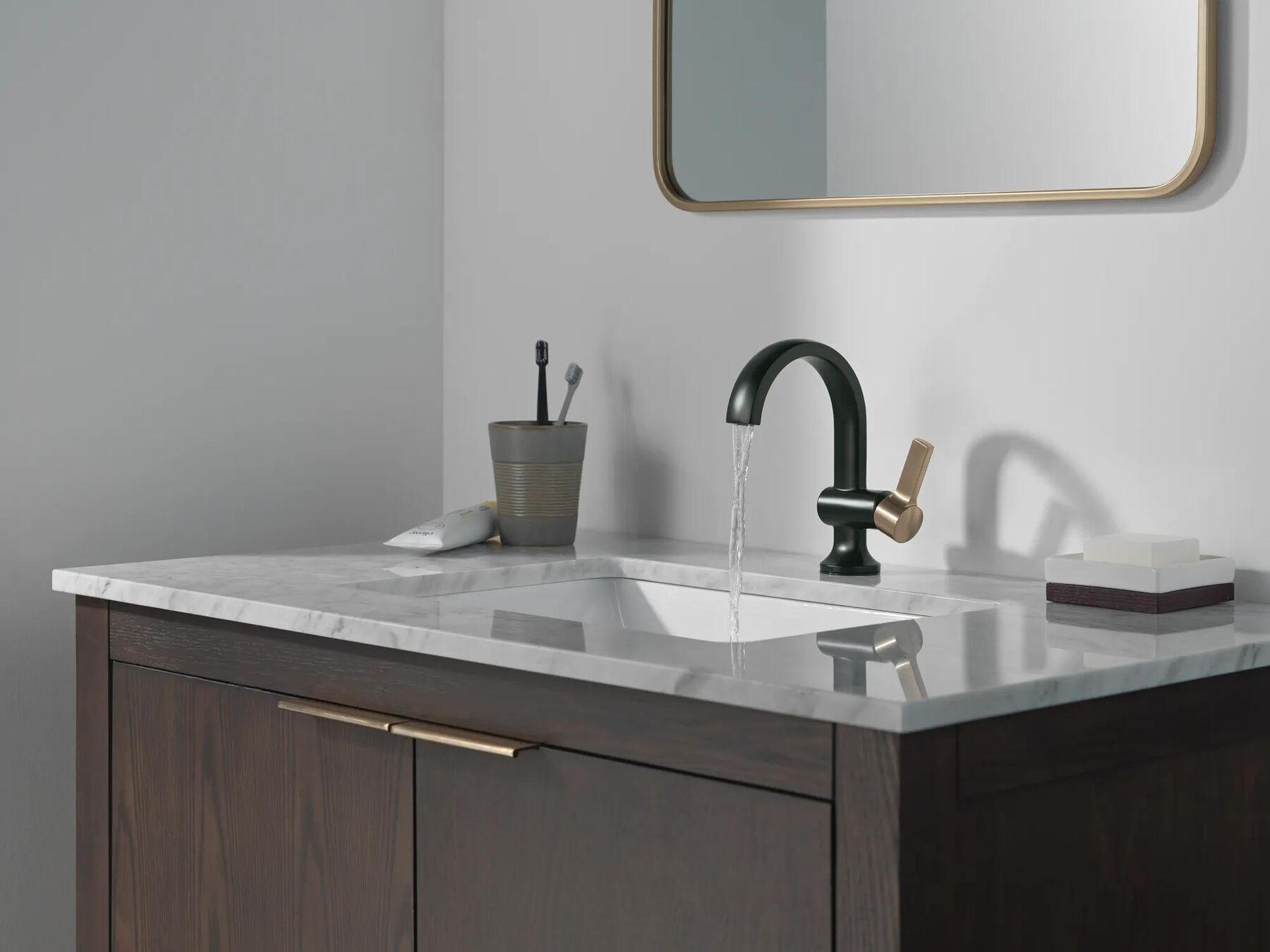 Single Handle Bathroom Faucet