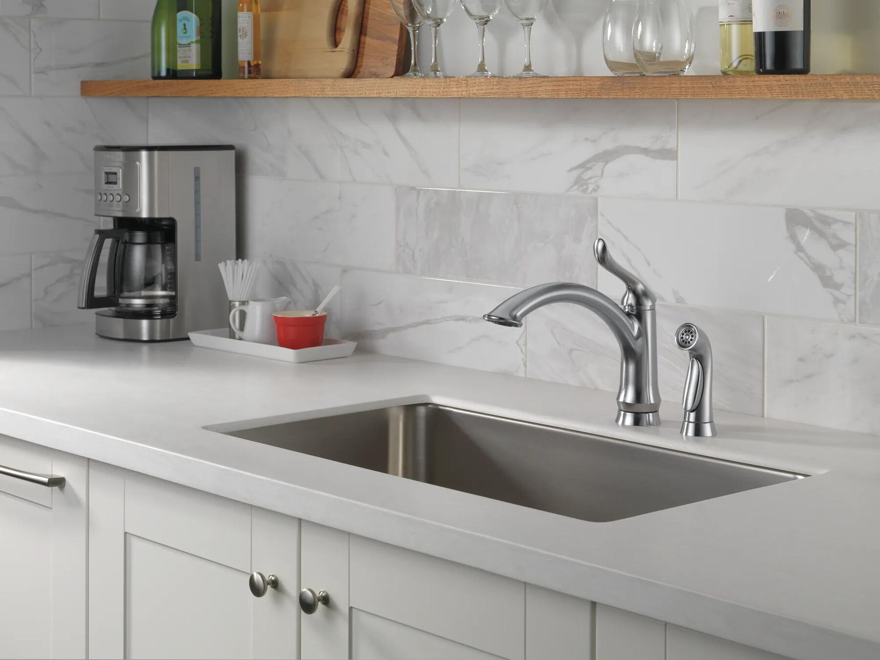 Single Handle Kitchen Faucet with Spray
