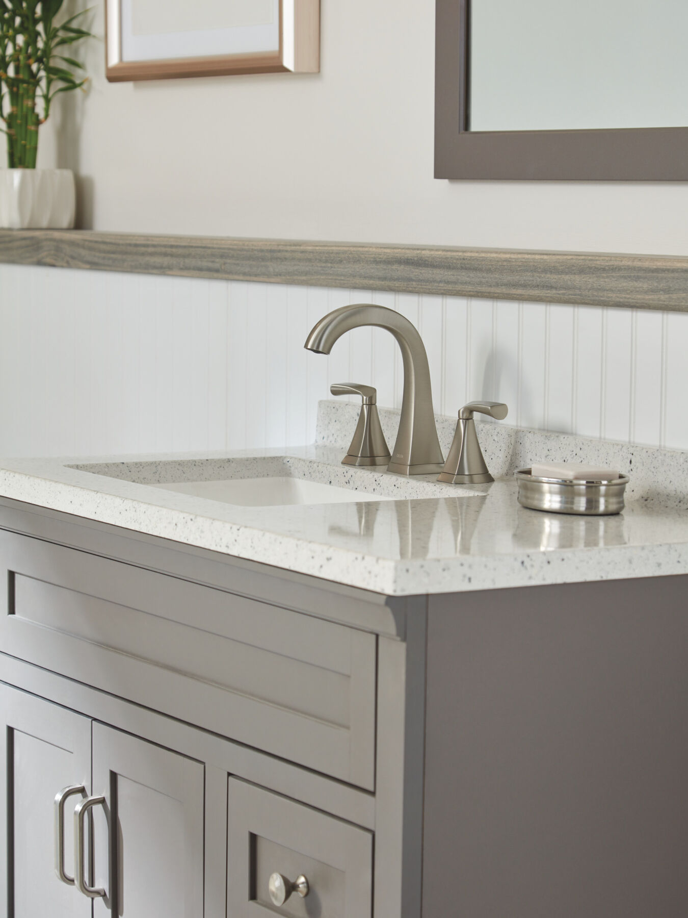 Two Handle Widespread Bathroom Faucet
