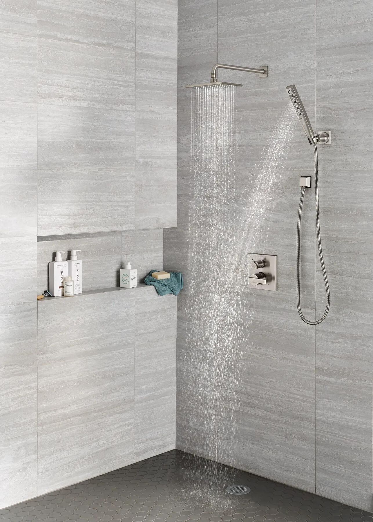 Angular Modern Monitor&reg; 14 Series Valve Trim with 3-Setting Integrated Diverter