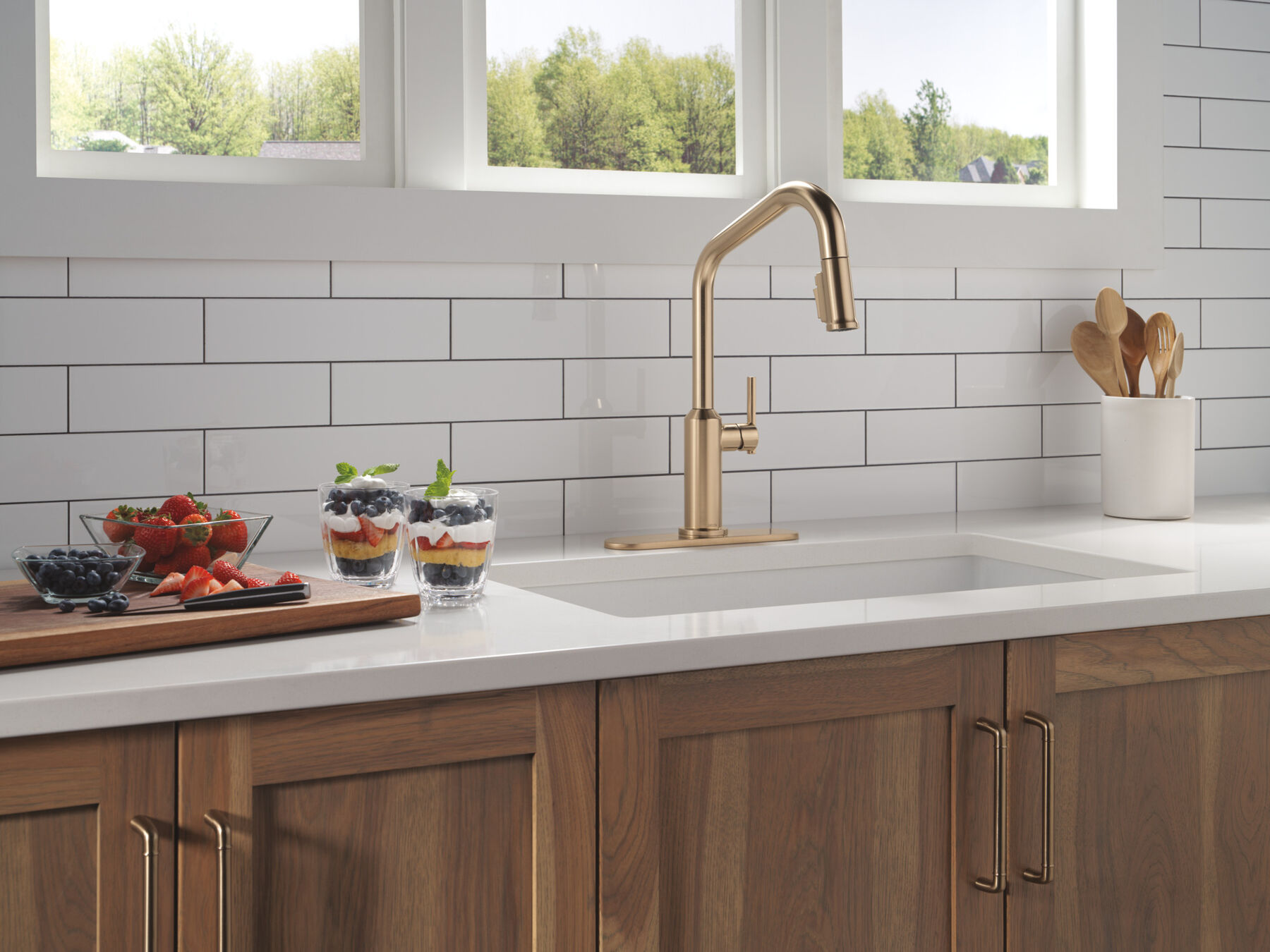 Single Handle Pull-Down Kitchen Faucet