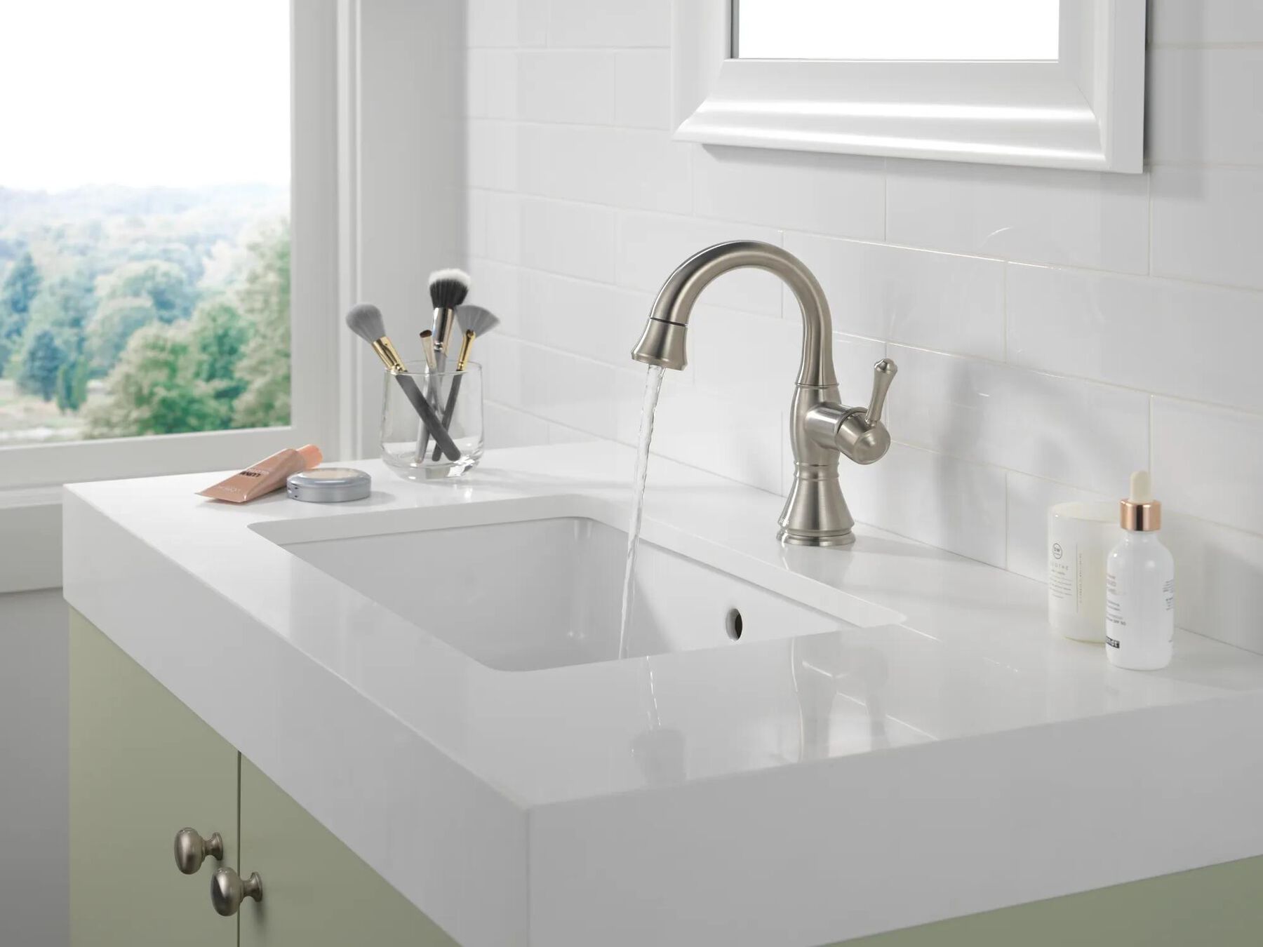 Single Handle Pull Down Bathroom Faucet (Recertified)