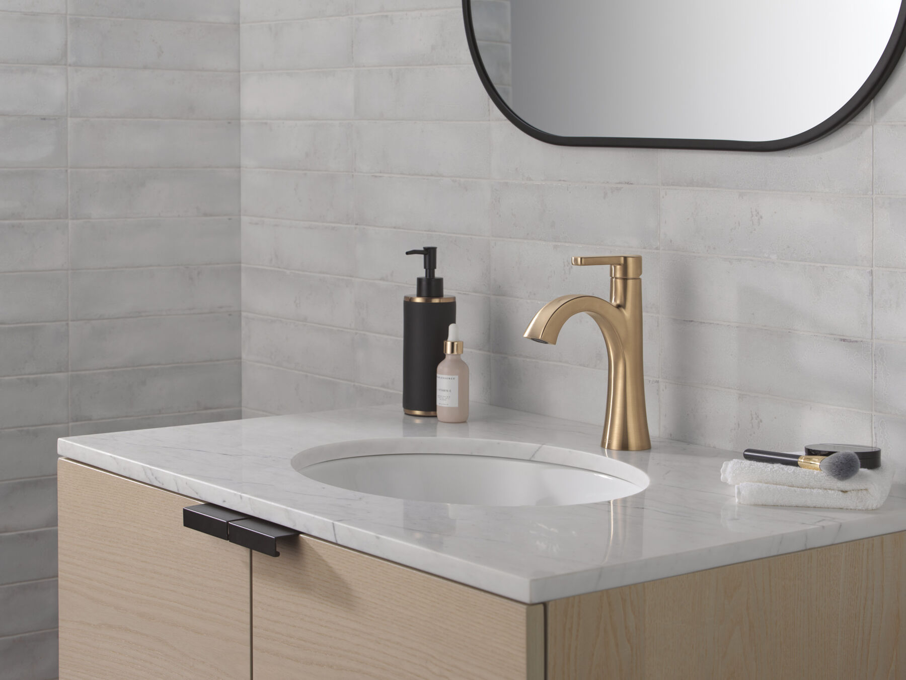 Single Handle Bathroom Faucet