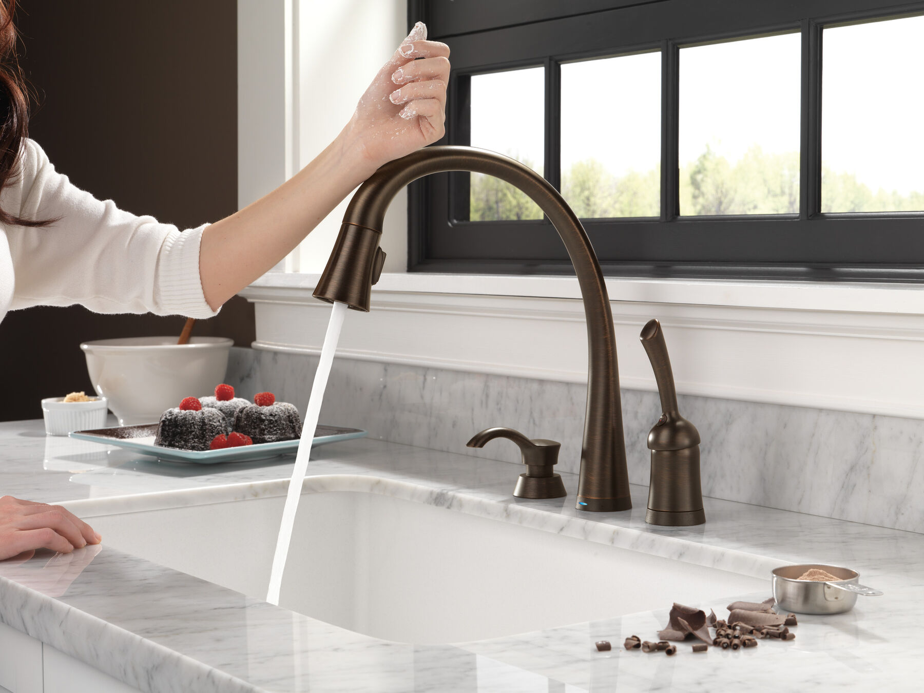 Single Handle Pull-Down Kitchen Faucet with Touch2O&reg; Technology and Soap Dispenser