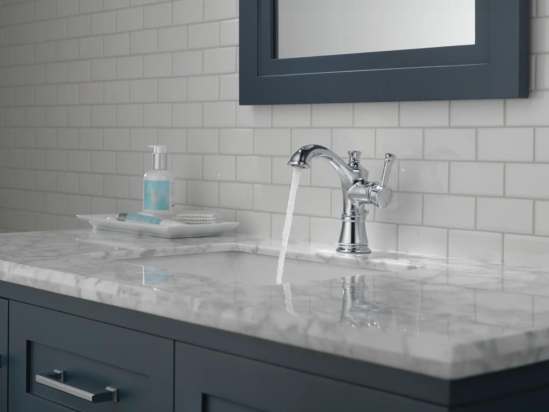Single Handle Centerset Bathroom Faucet