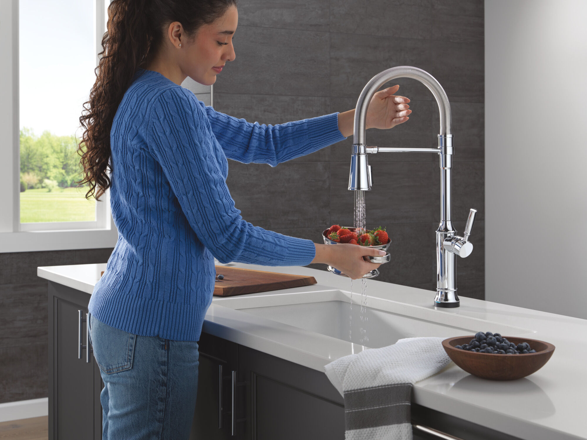 Touch2O® Technology Kitchen Faucet with Touchless Technology in