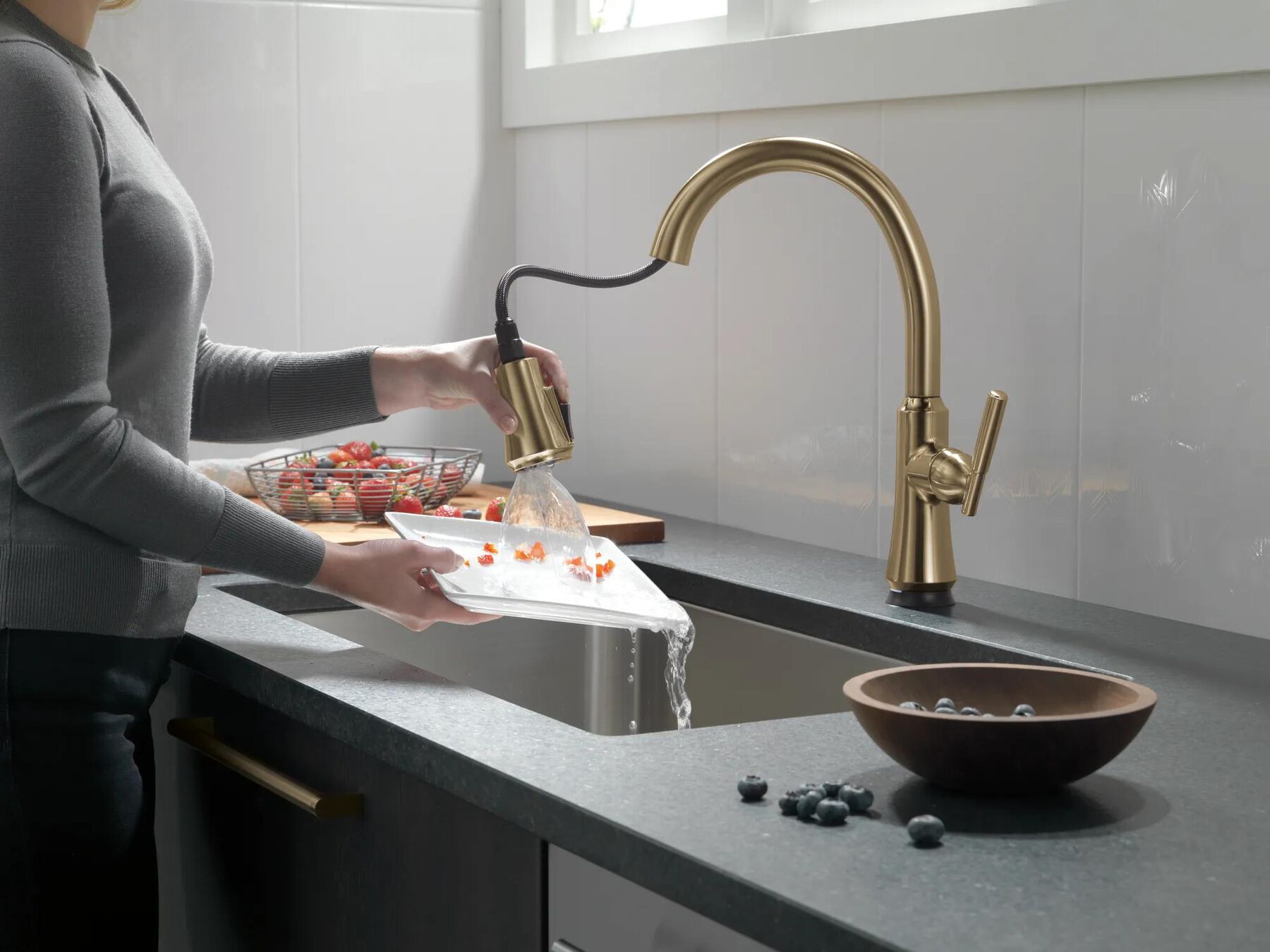 Single Handle Pull-Down Kitchen Faucet with Touch<sub>2</sub>O&reg; Technology Technology