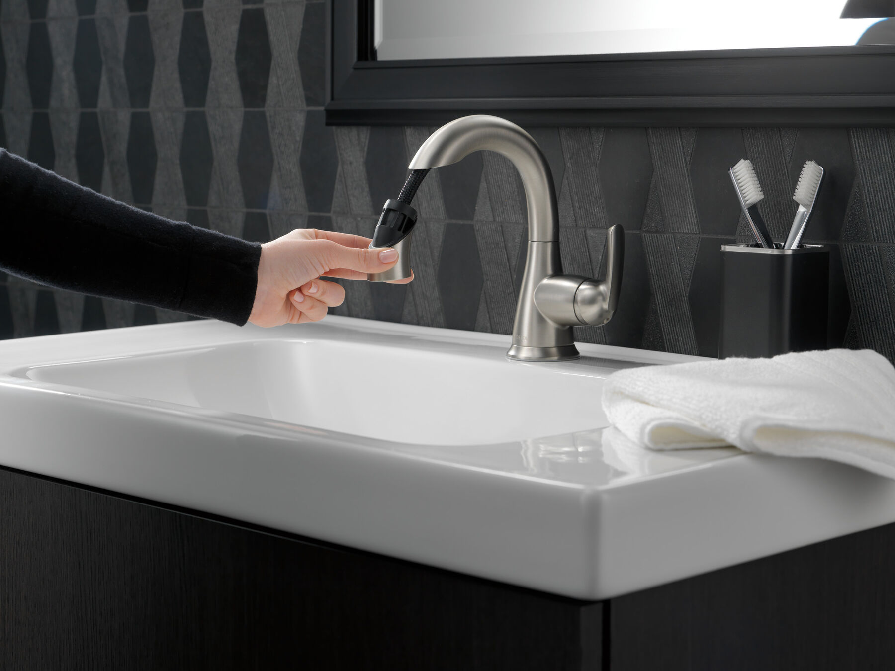 Single Handle Pull-Down Bathroom Faucet