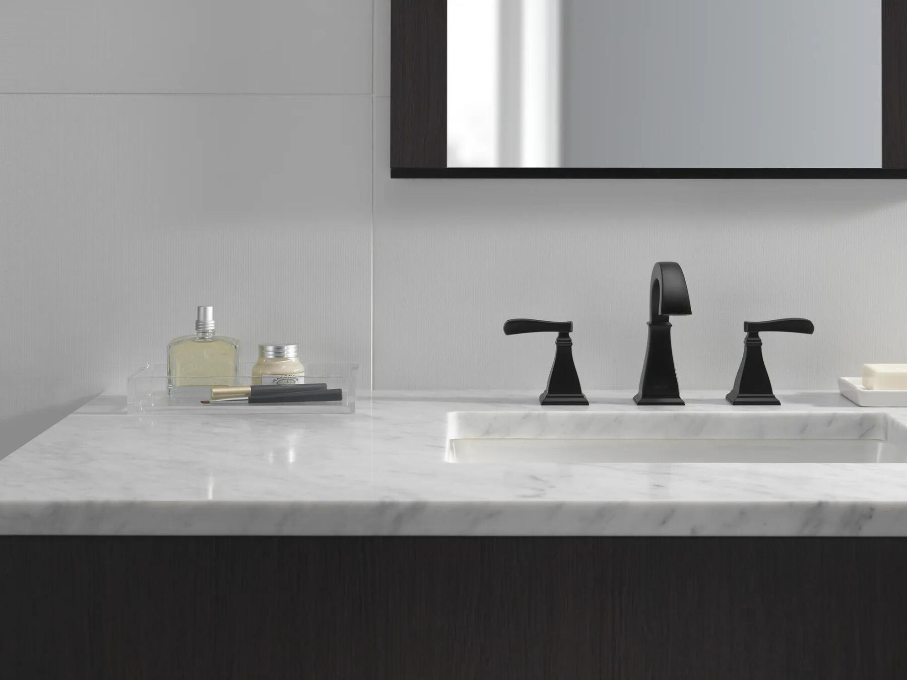 Two Handle Widespread Bathroom Faucet