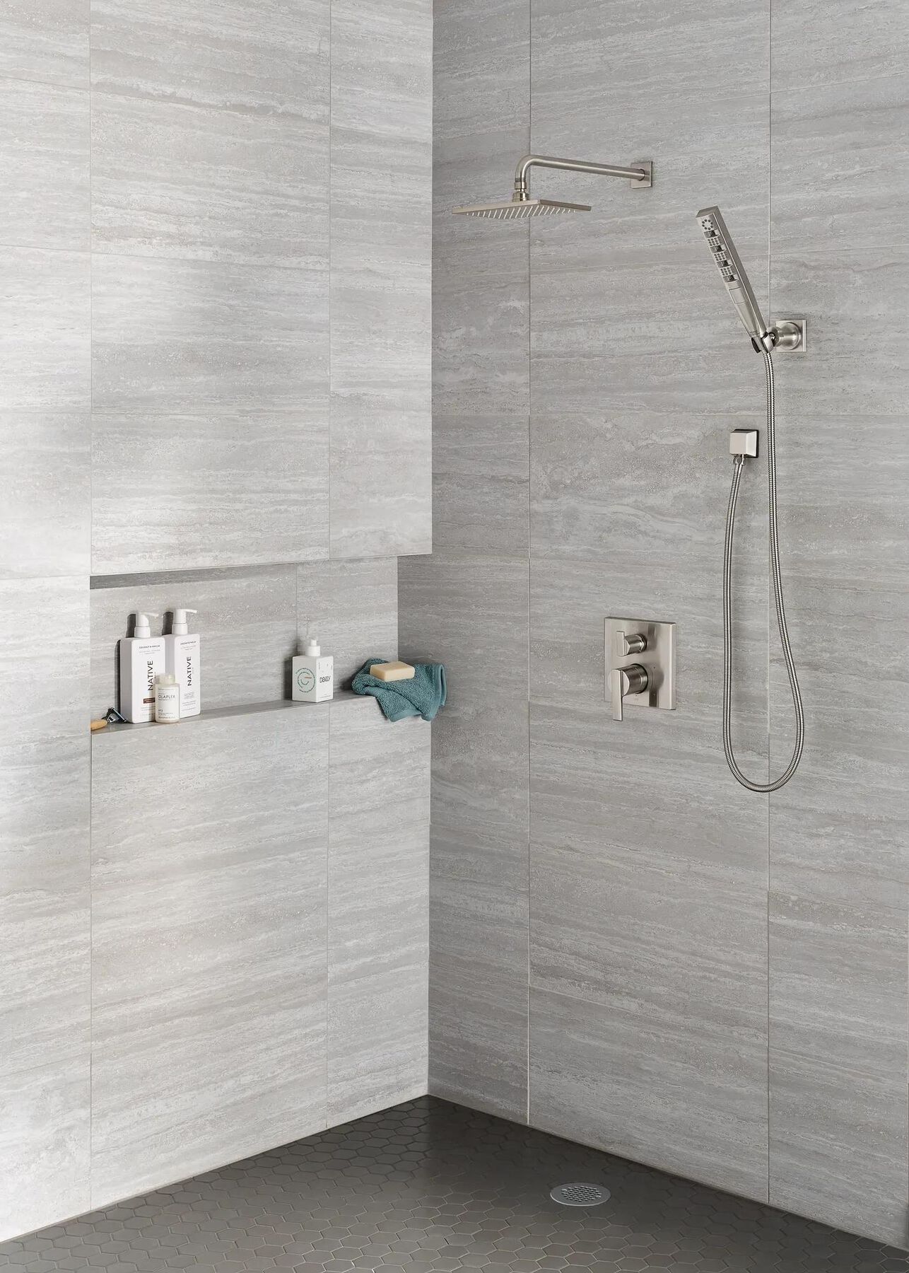 Angular Modern Monitor&reg; 14 Series Valve Trim with 3-Setting Integrated Diverter