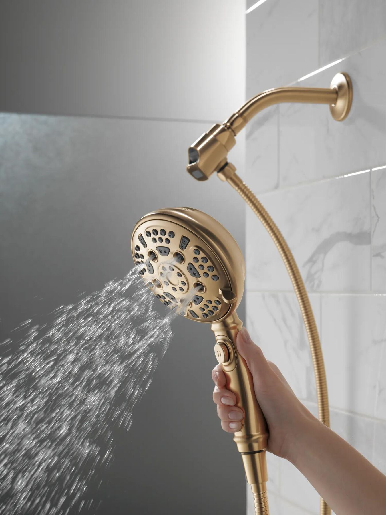 SureDock&trade; 7-Setting Hand Shower