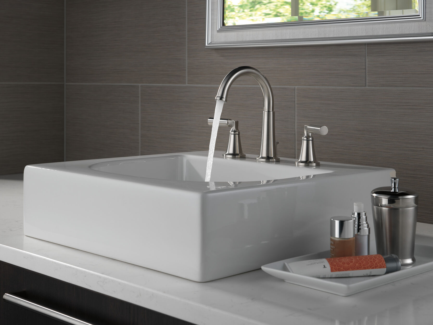 Two Handle Widespread Bathroom Faucet