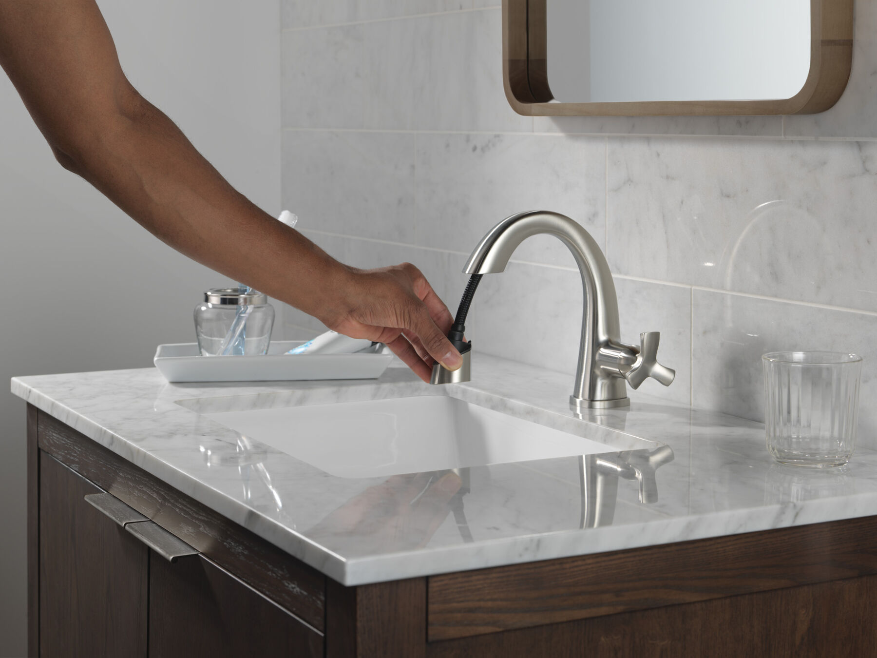 Single Handle Pull Down Bathroom Faucet