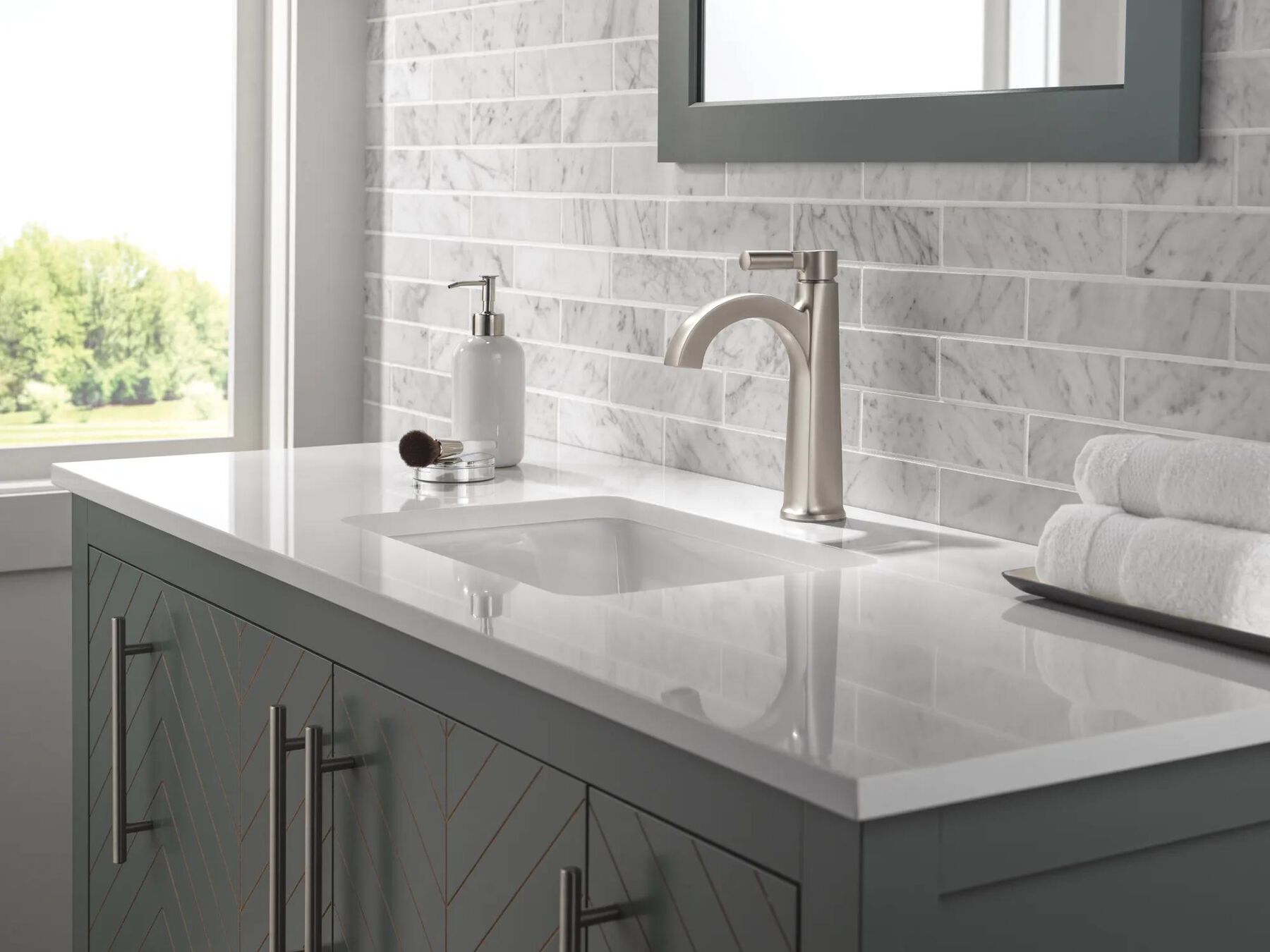Single Handle Bathroom Faucet
