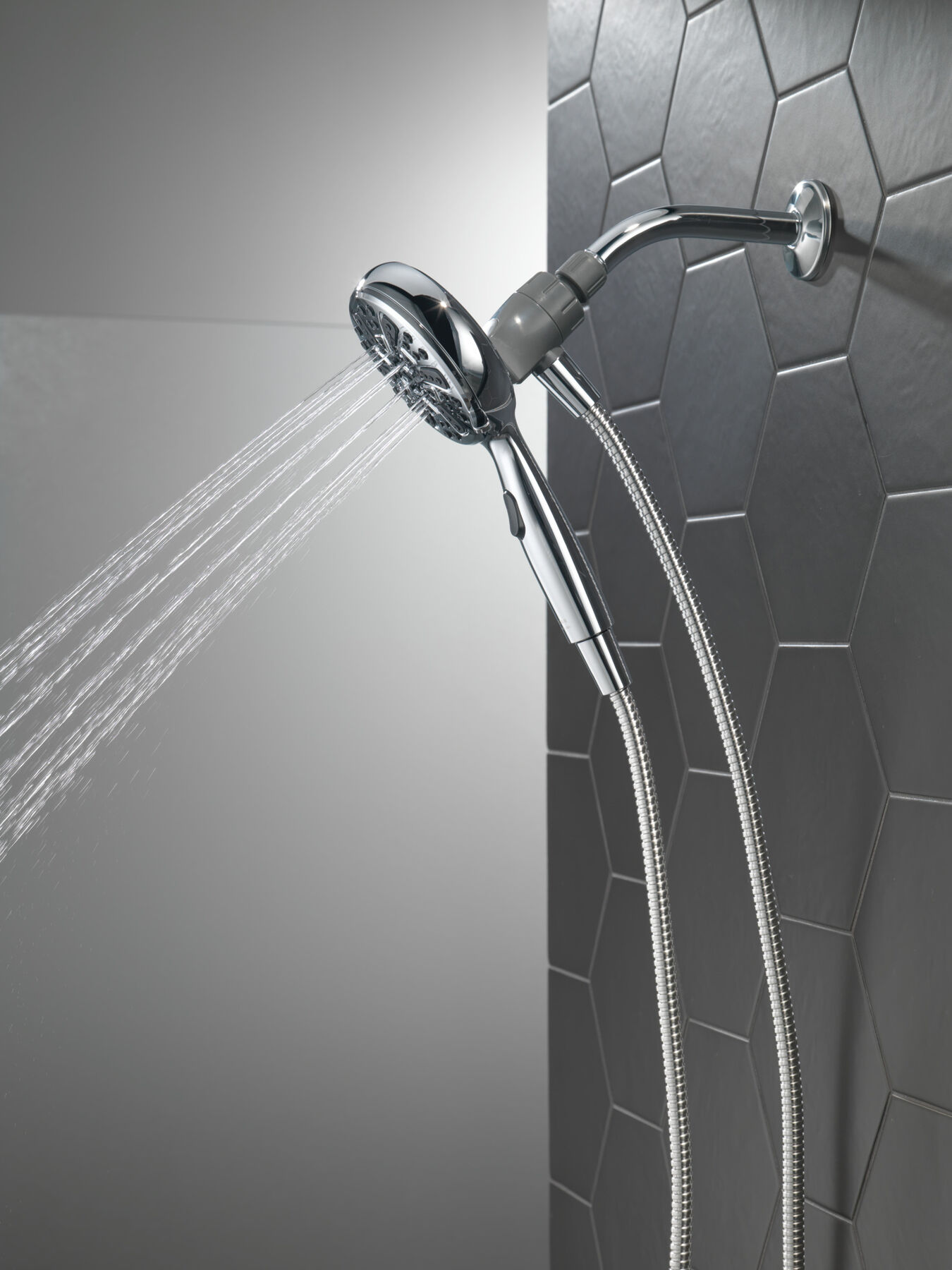 6-Setting SureDock&reg; Magnetic Hand Shower