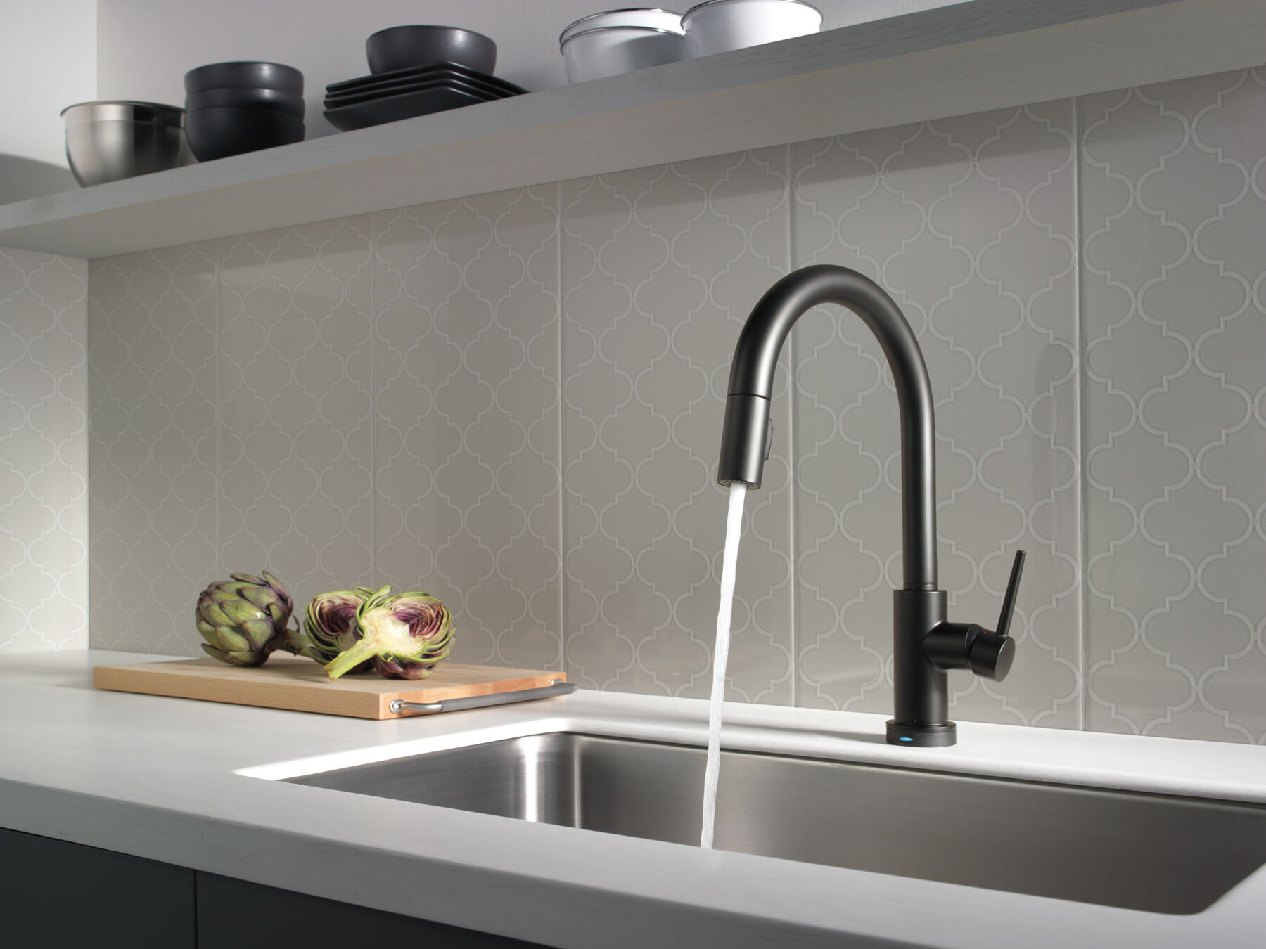 Single Handle Pull-Down Kitchen Faucet with Touch<sub>2</sub>O&reg; Technology Technology (Recertified)