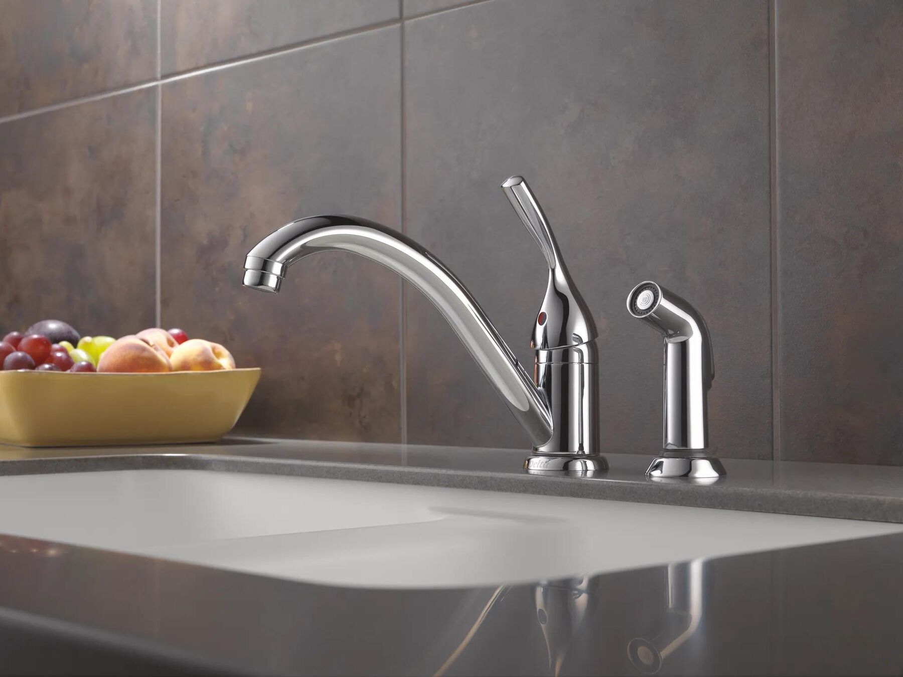 Kitchen Faucet w/Spray (Recertified)
