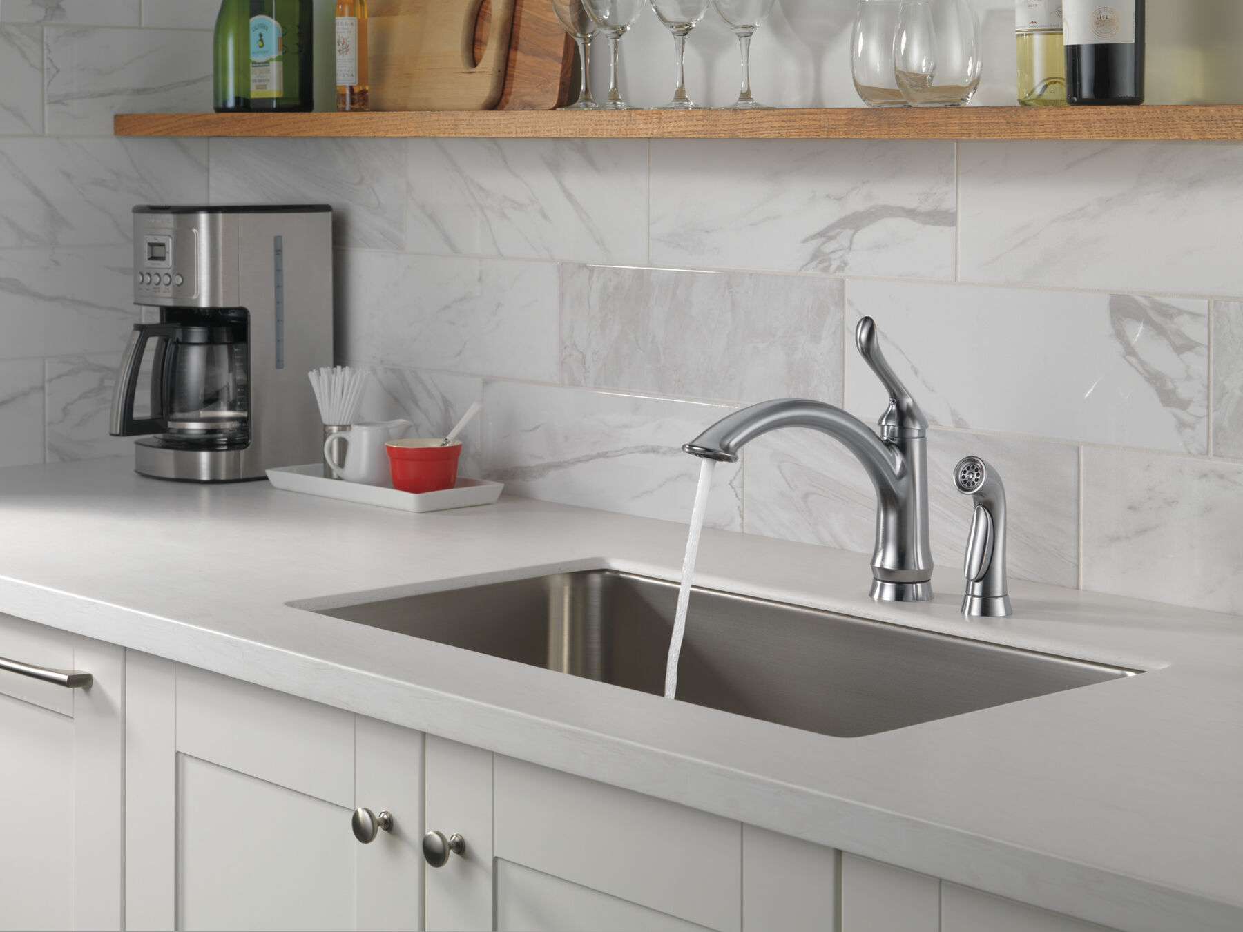 Kitchen Faucet w/Spray (Recertified)