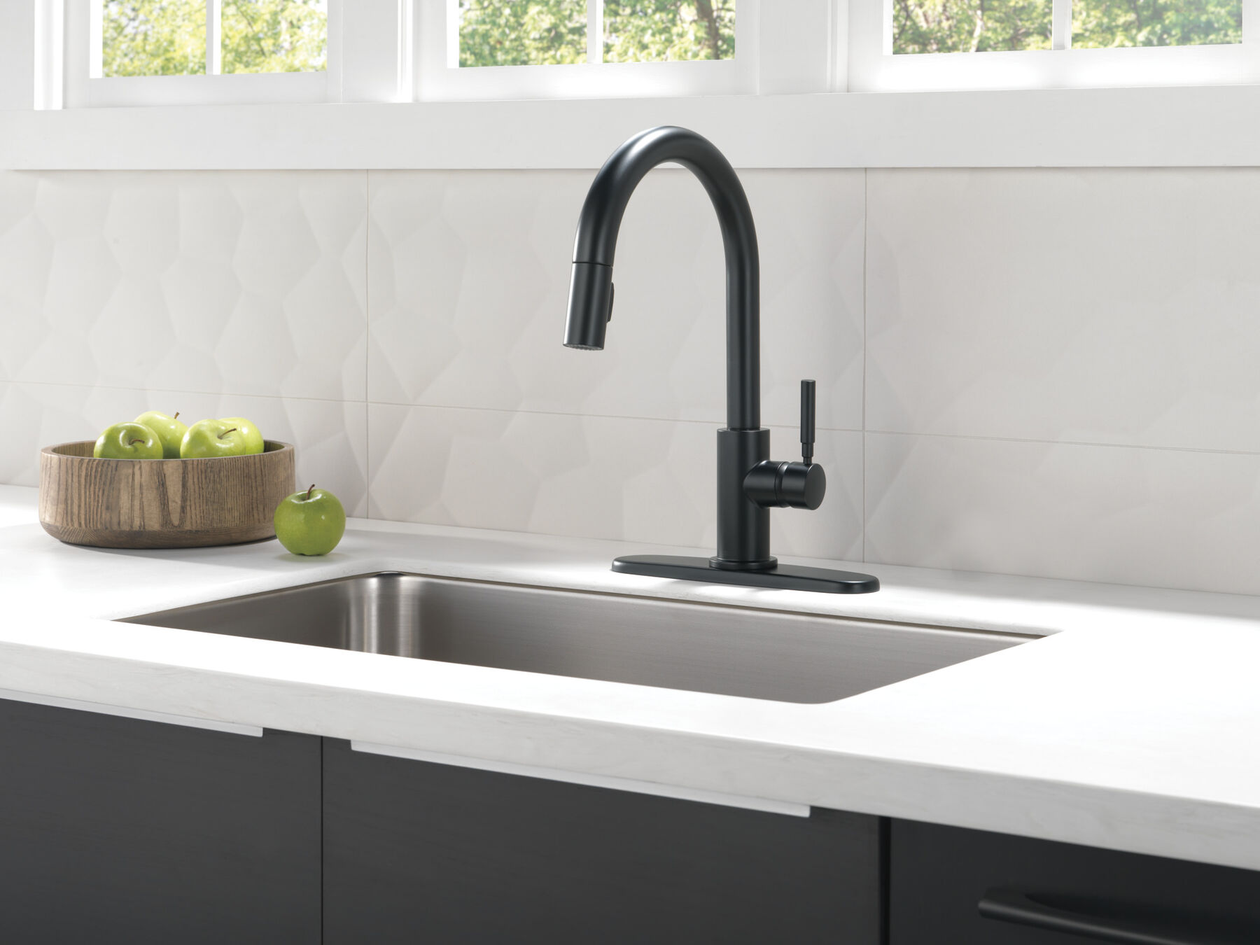 Single Handle Pull-Down Kitchen Faucet&nbsp;