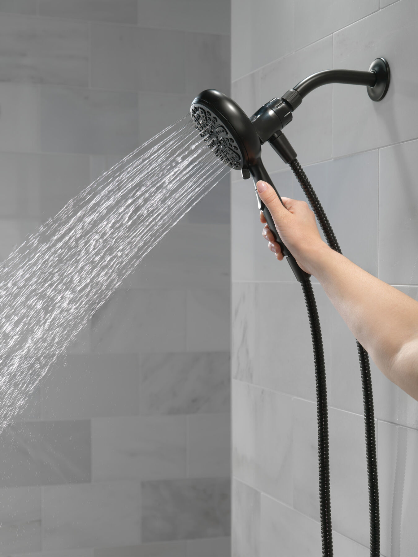 6-Setting SureDock&reg; Magnetic Hand Shower