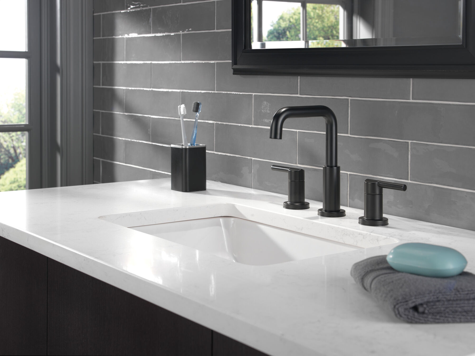 Two Handle Widespread Bathroom Faucet